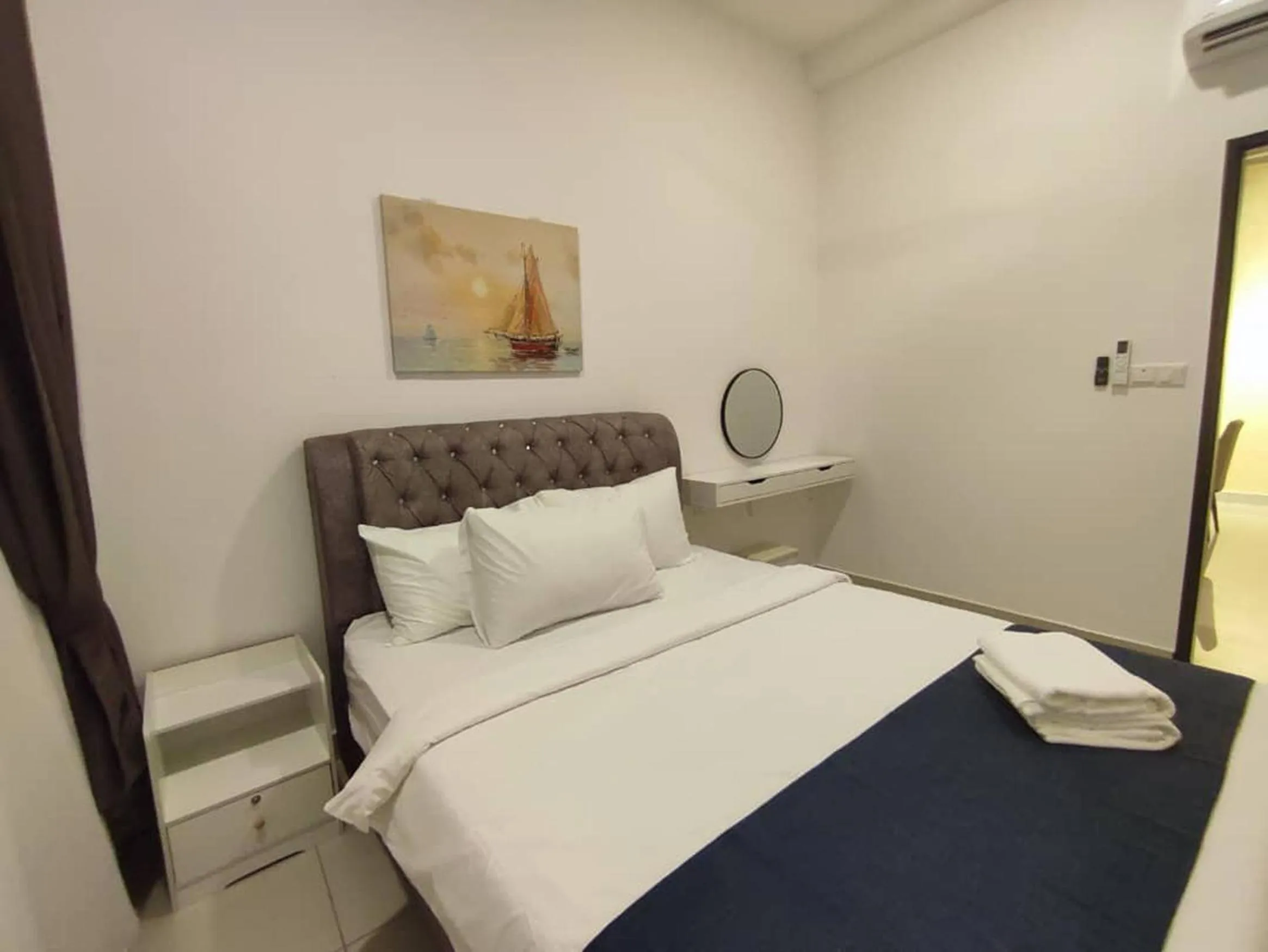 Bed in Twin Tower Johor Bahru by Glex