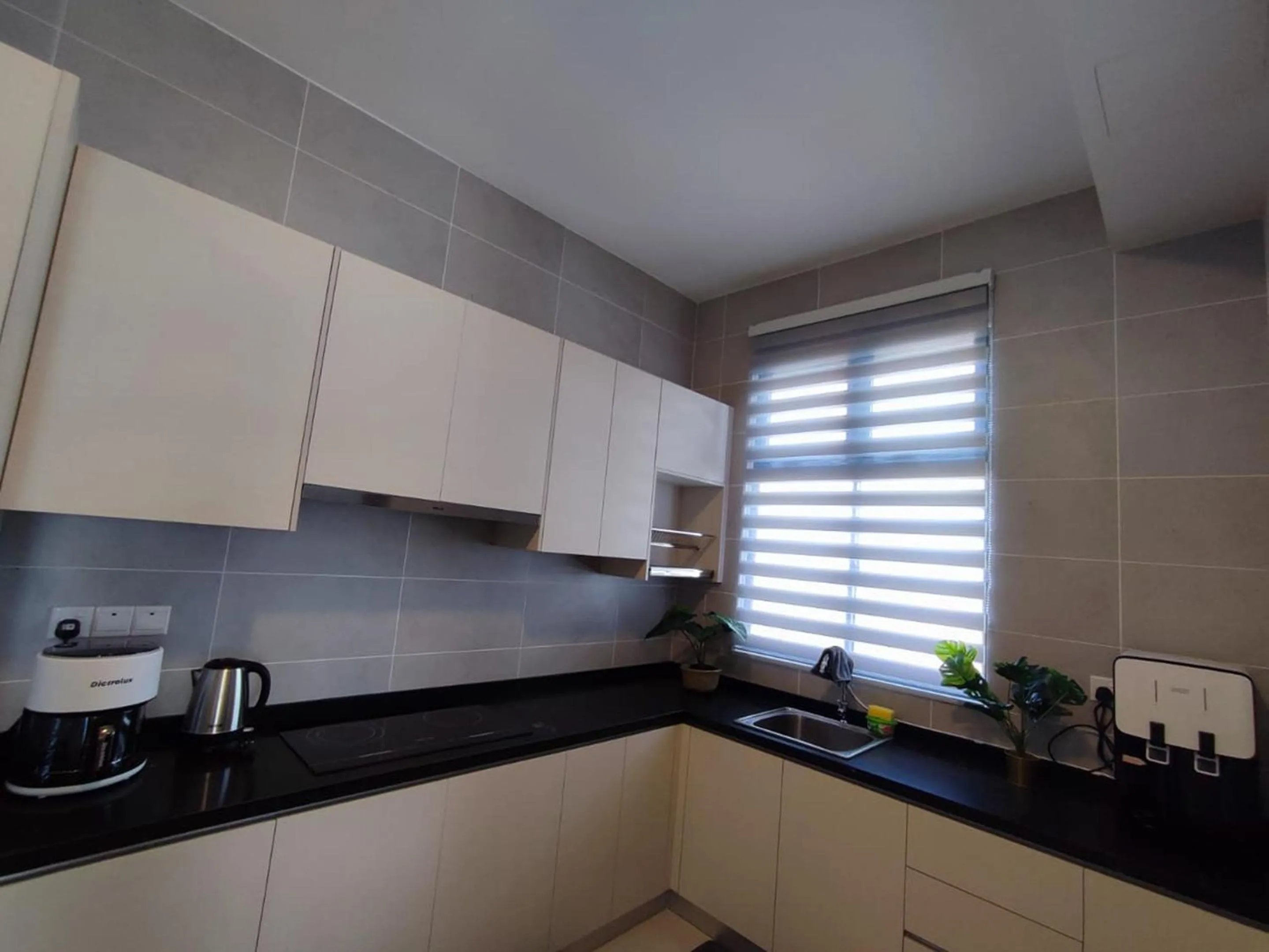 Kitchen or kitchenette in Twin Tower Johor Bahru by Glex