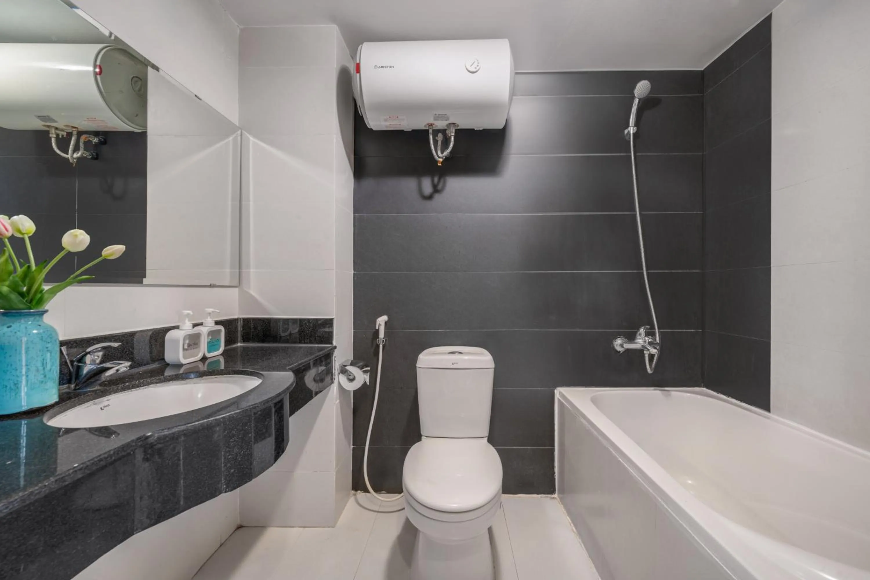 Shower in Vina Spa Hotel