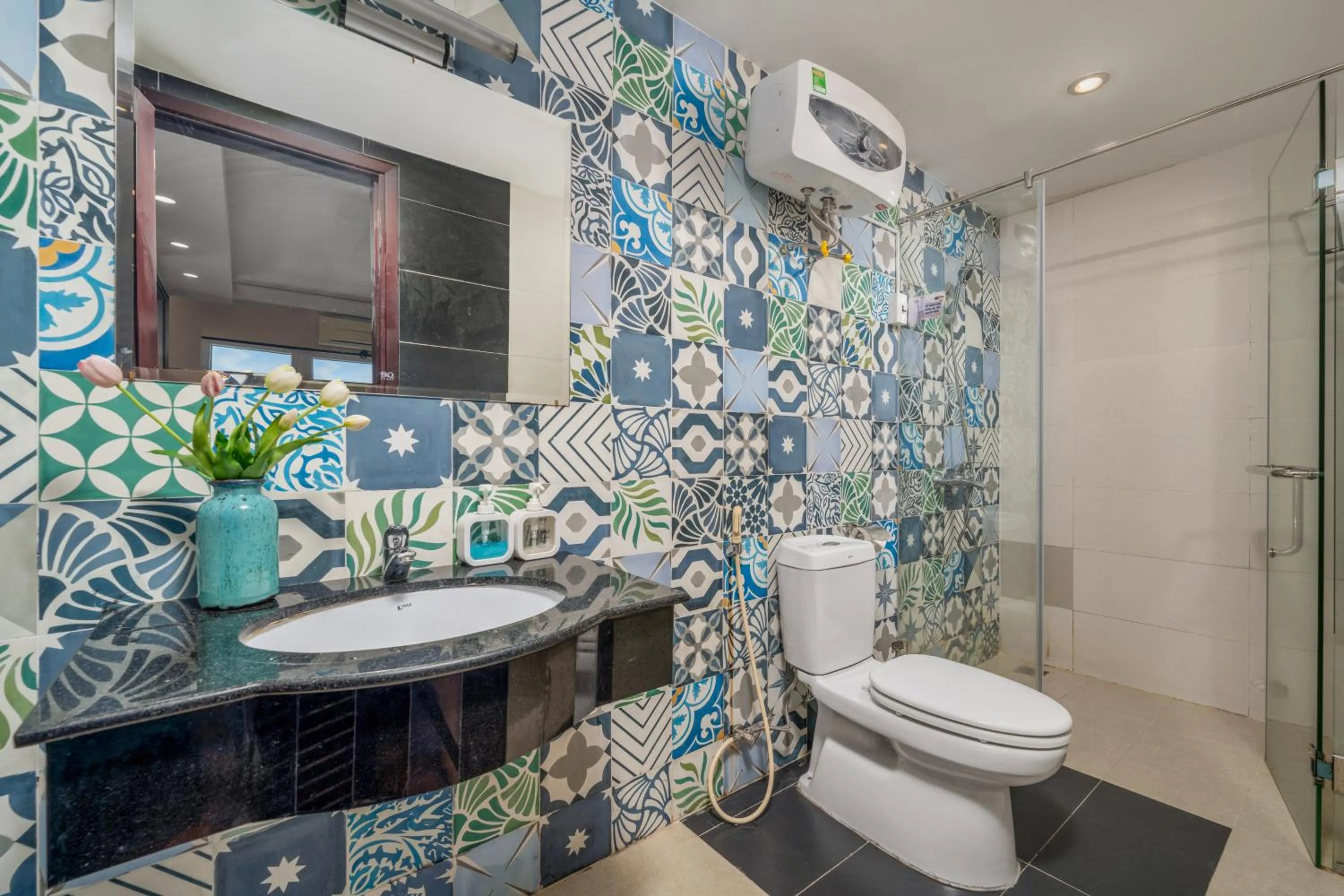 Shower in Vina Spa Hotel