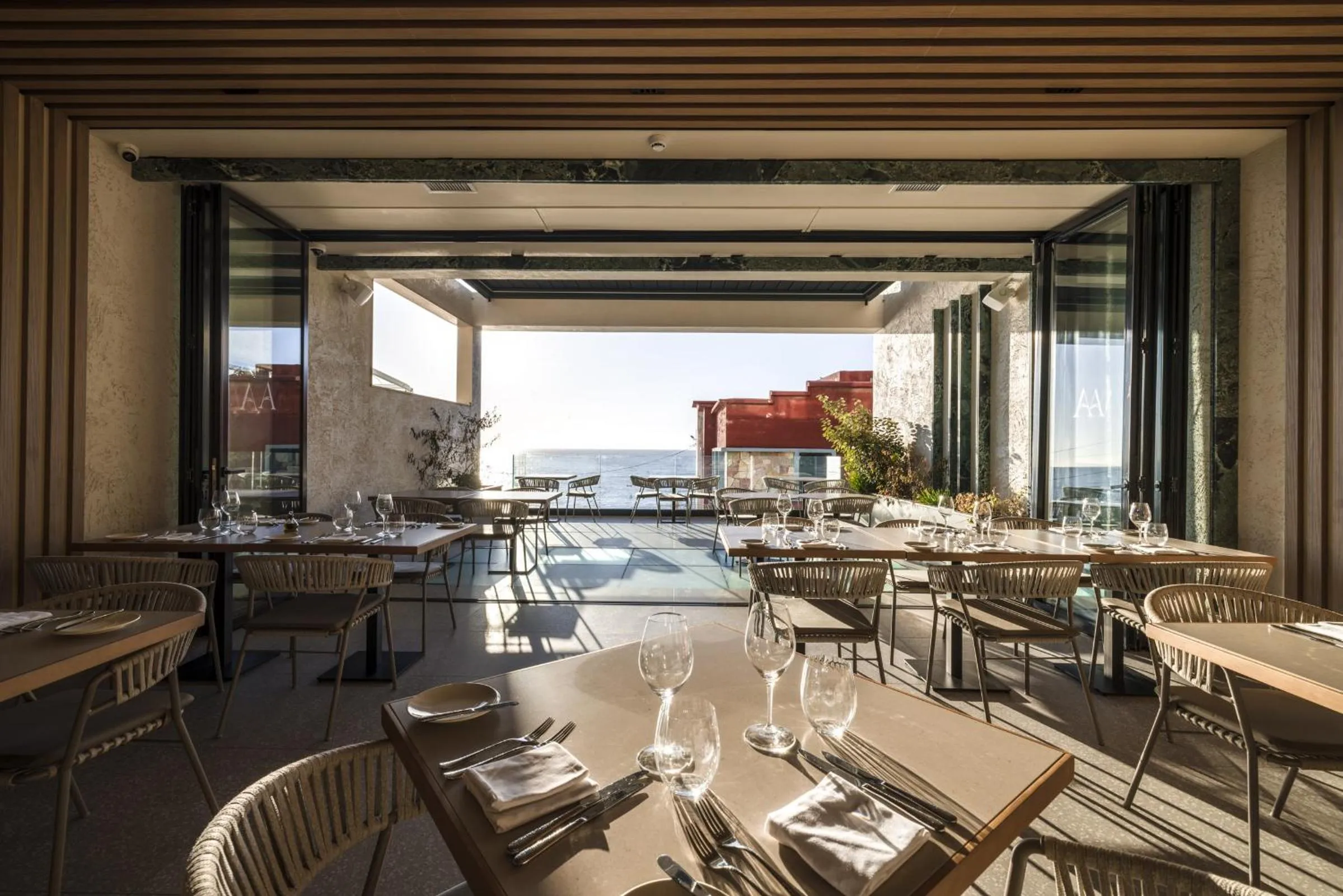 Restaurant/places to eat in Deep Blu Boutique Hotel