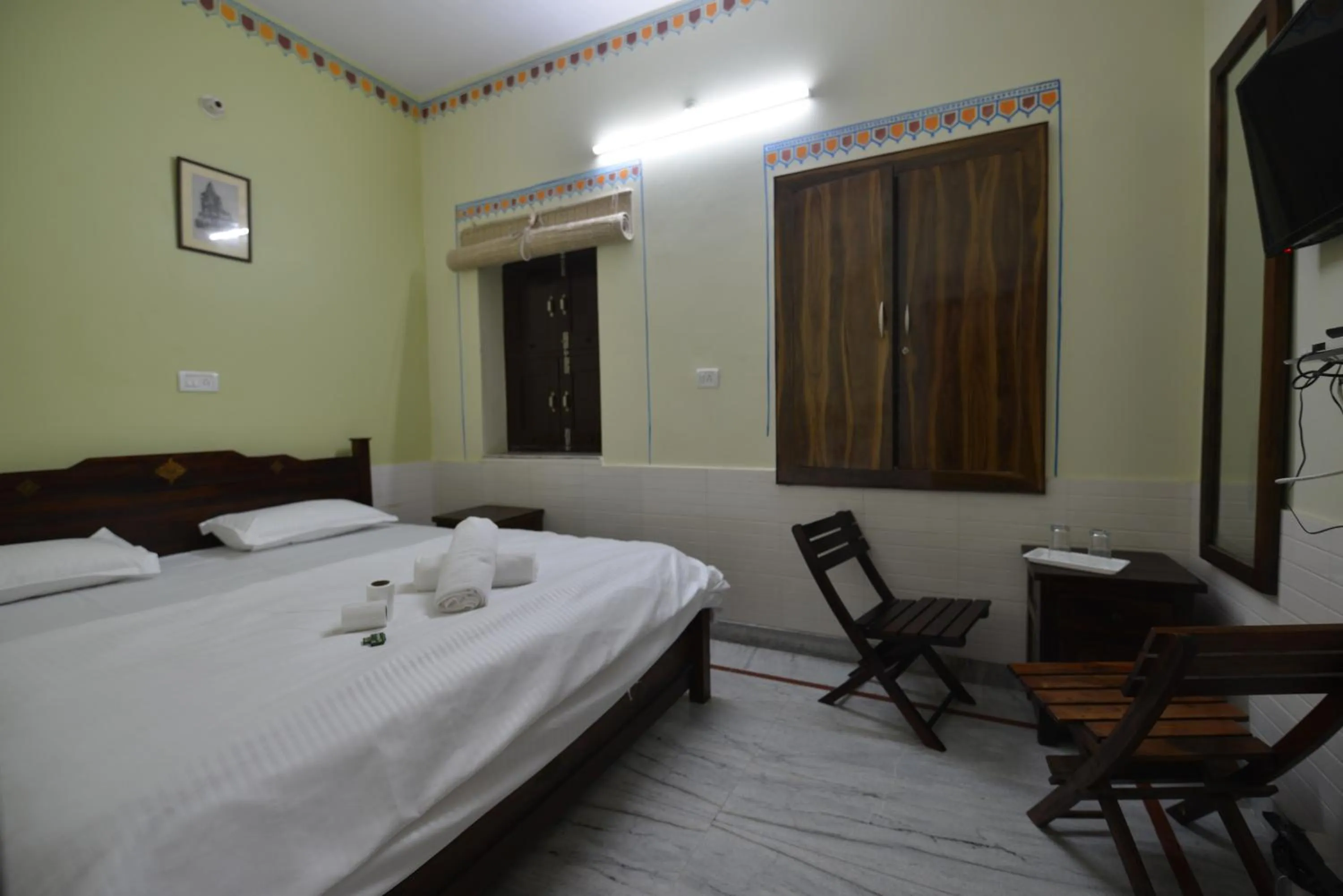 Bed in Hotel Bawarri Haveli