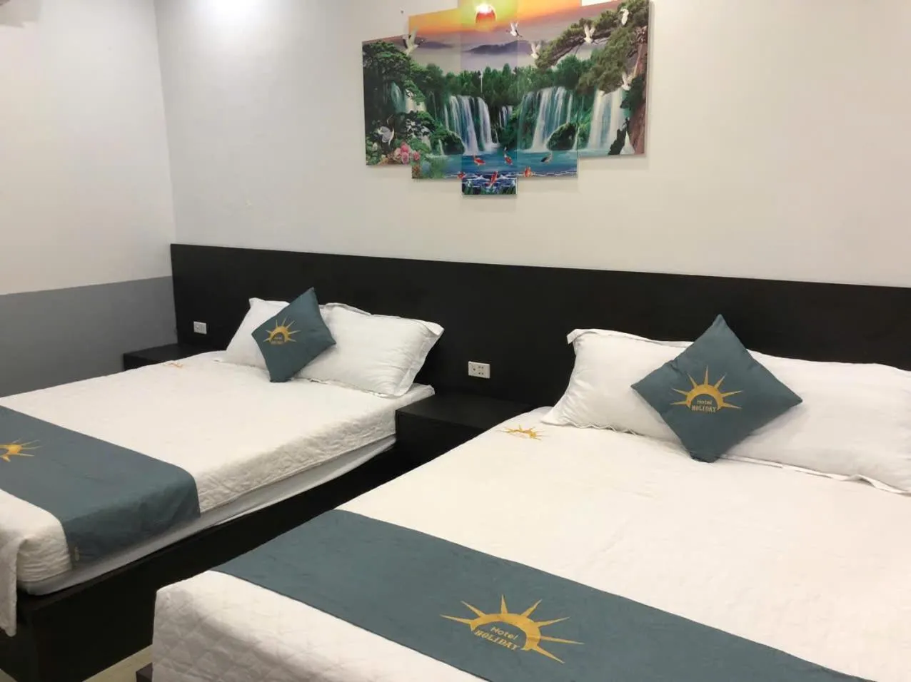 Bedroom, Bed in Holiday Hotel 2