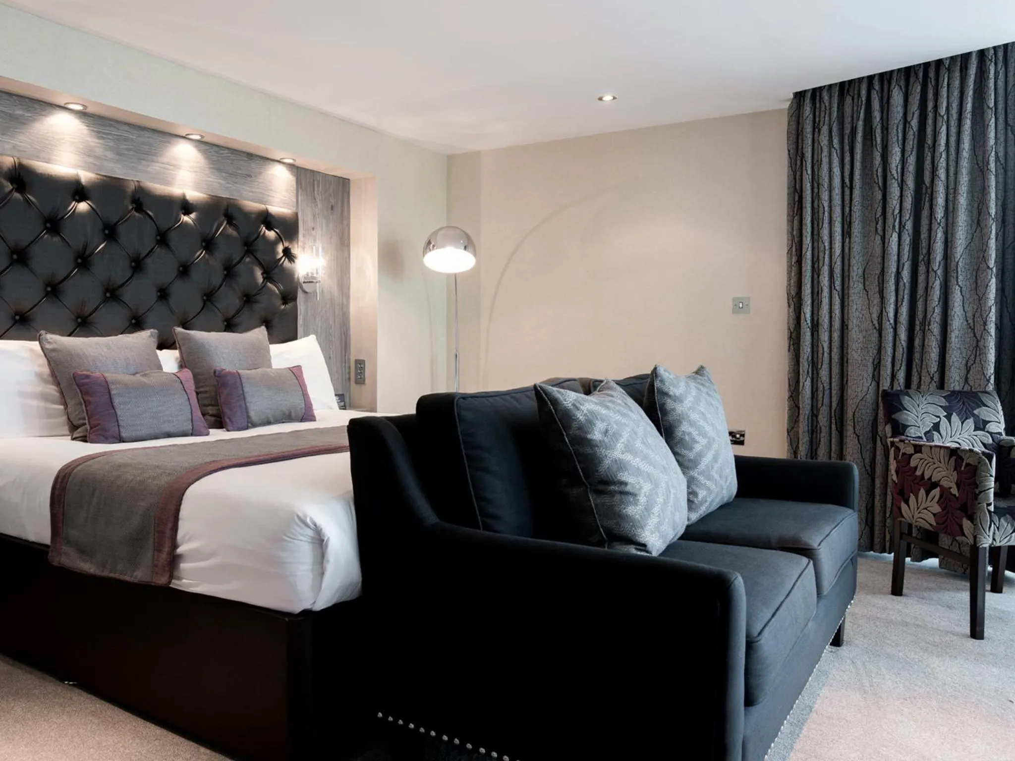 Bedroom, Bed in The Grand Hotel