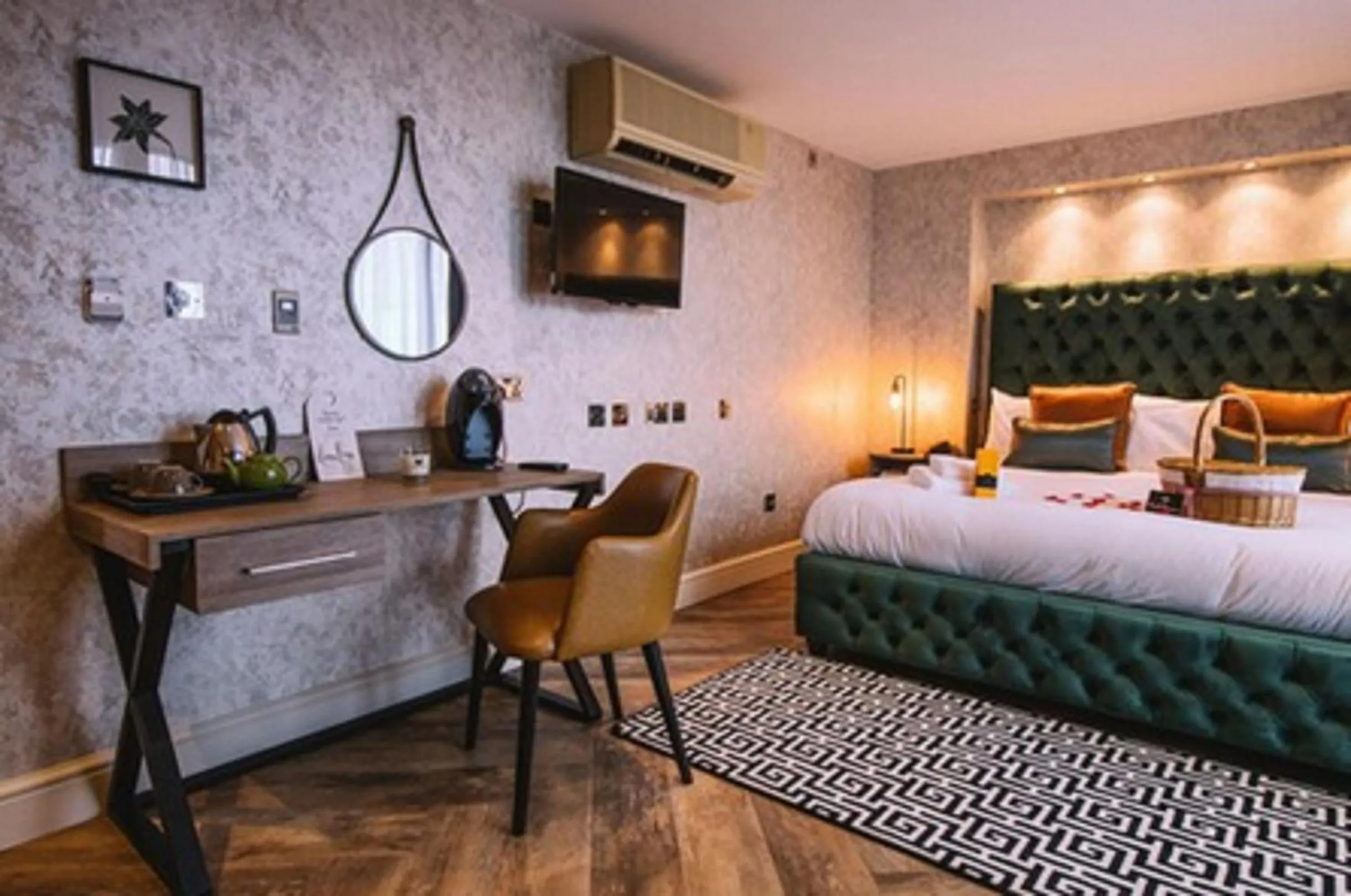 Bedroom, Bed in The Grand Hotel