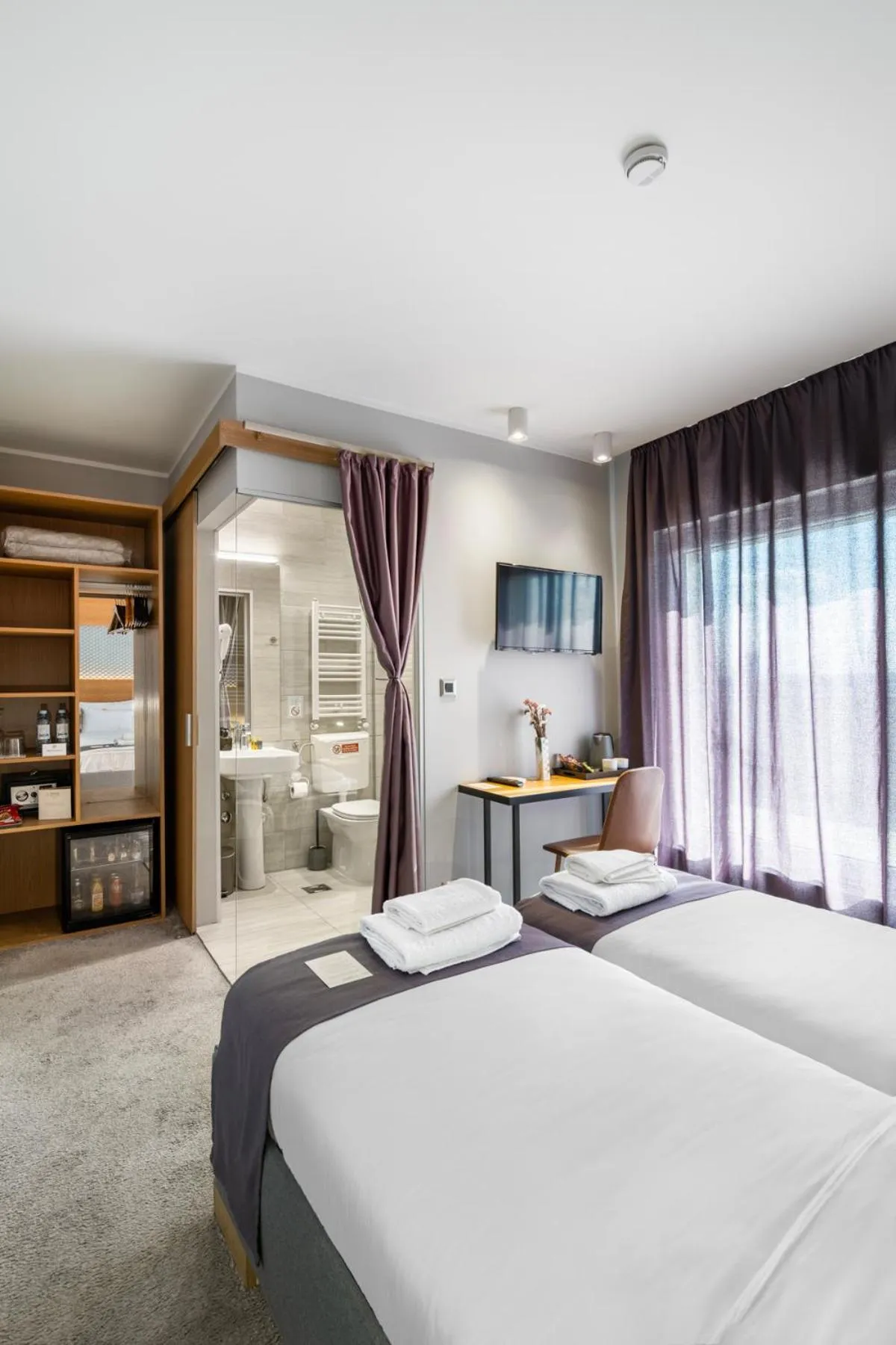 Property building, Bed in Prince Rooftop