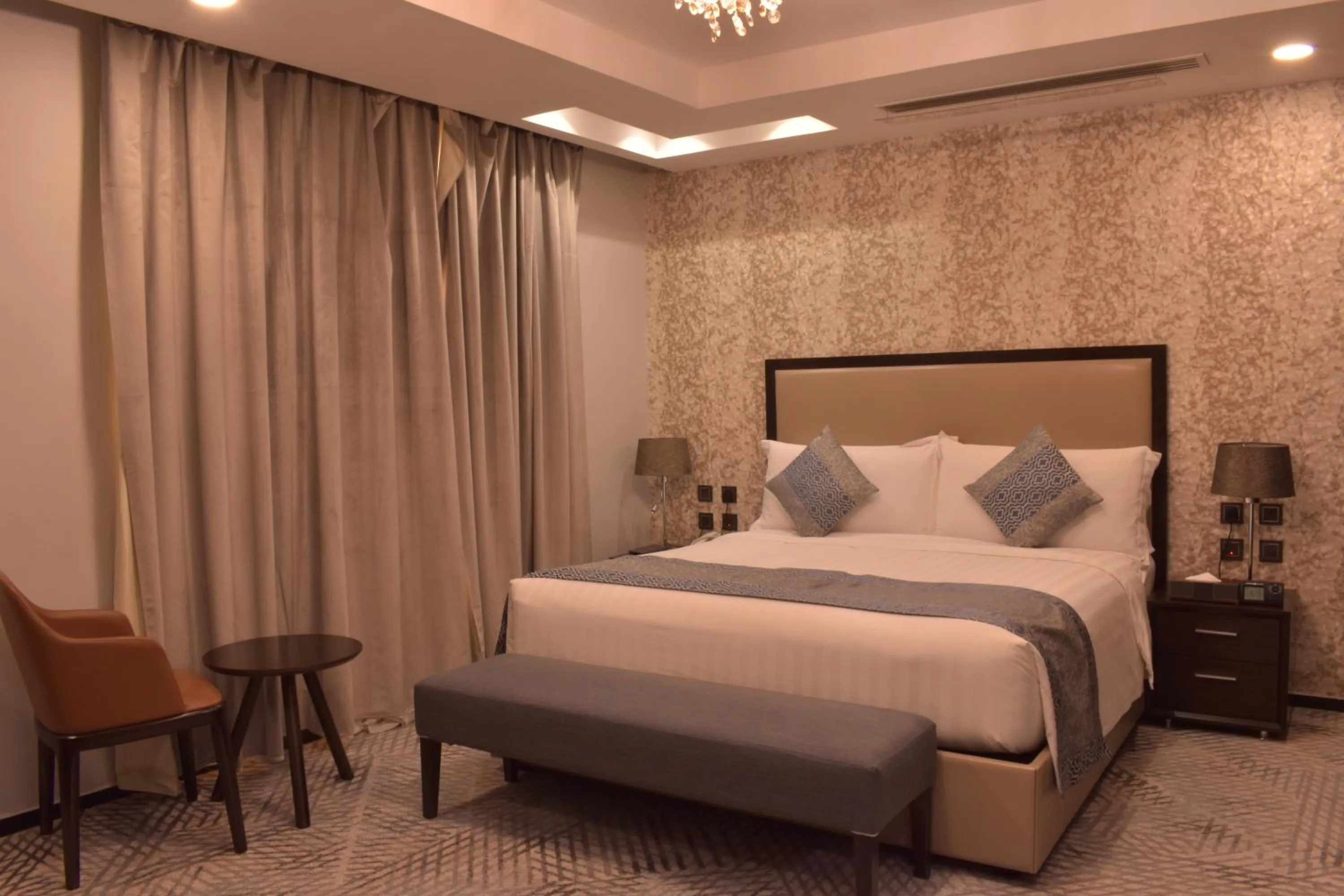 Bedroom, Bed in Cloud City Hotel