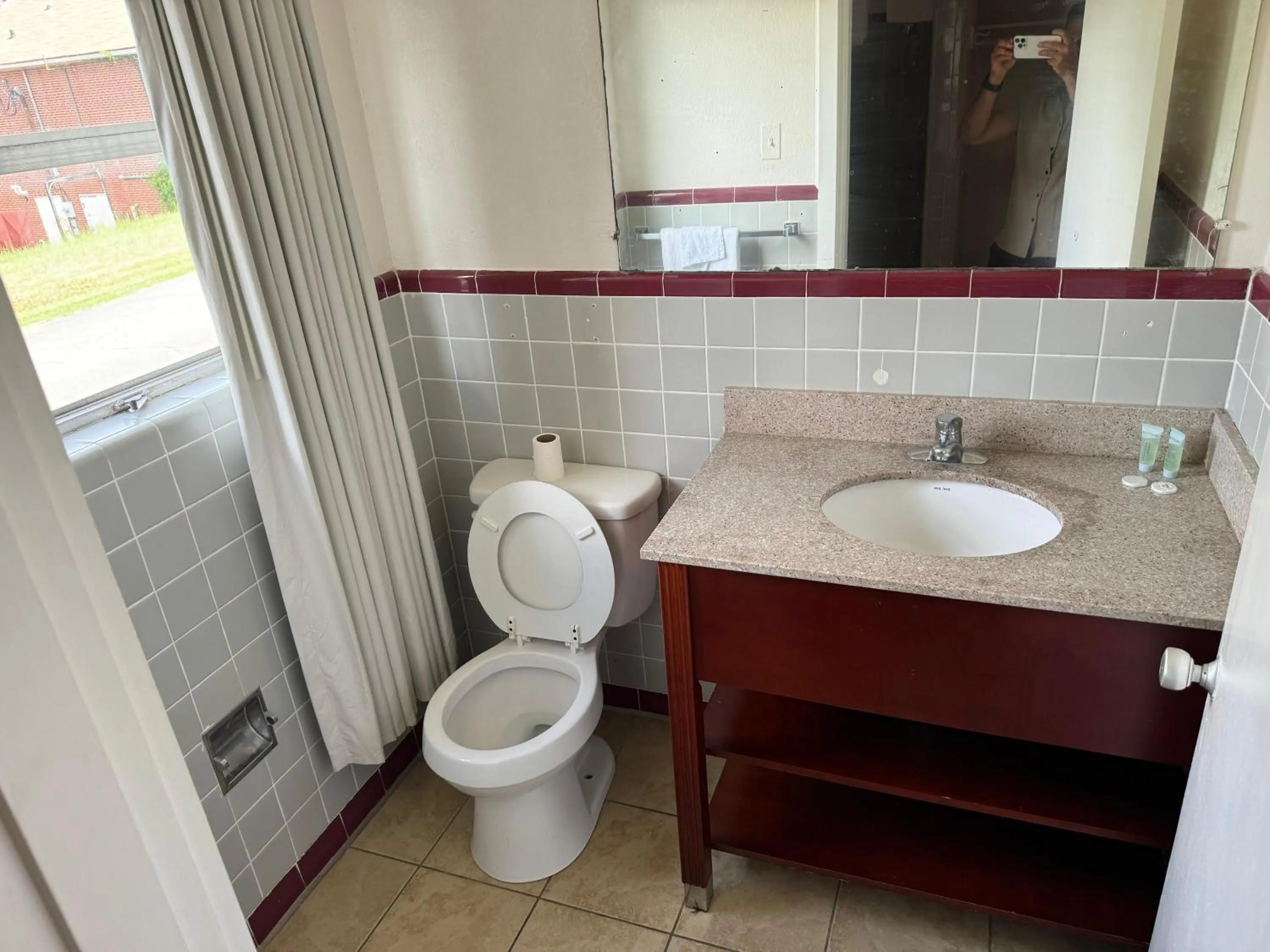 Bathroom in Travel Inn Danville