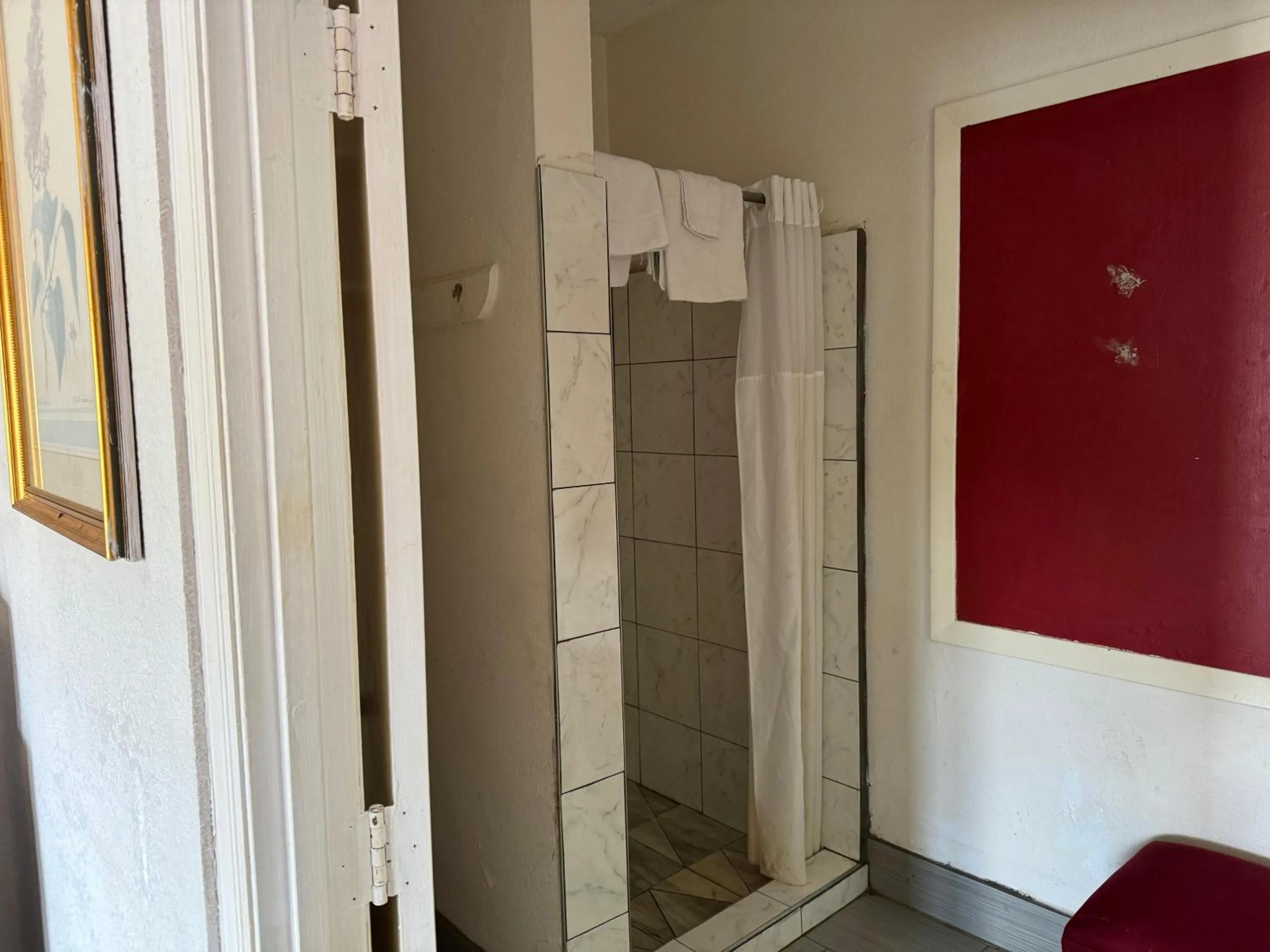 Bathroom in Travel Inn Danville