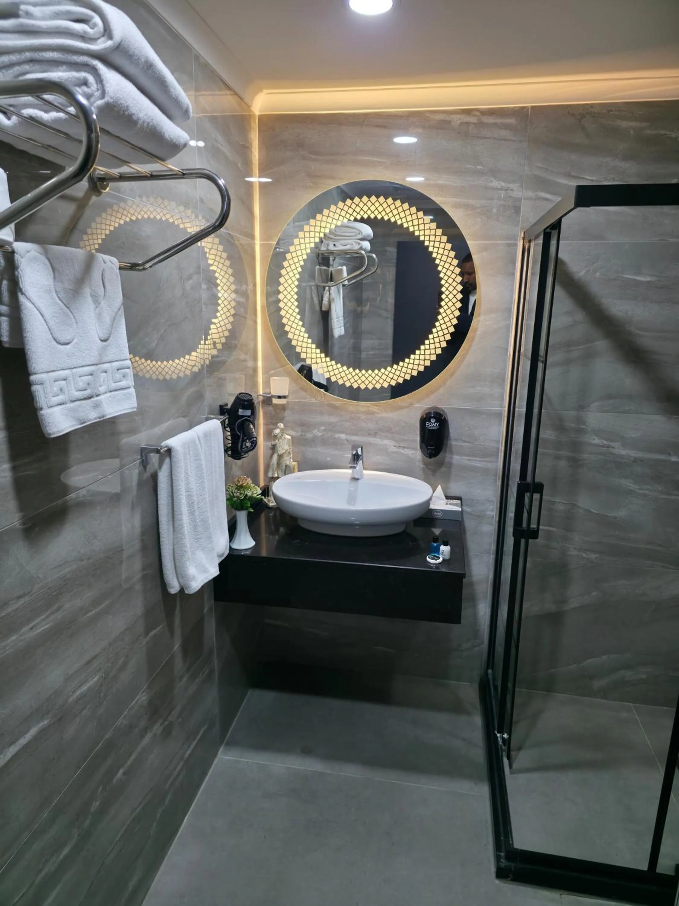 Shower in Gardan Hotel