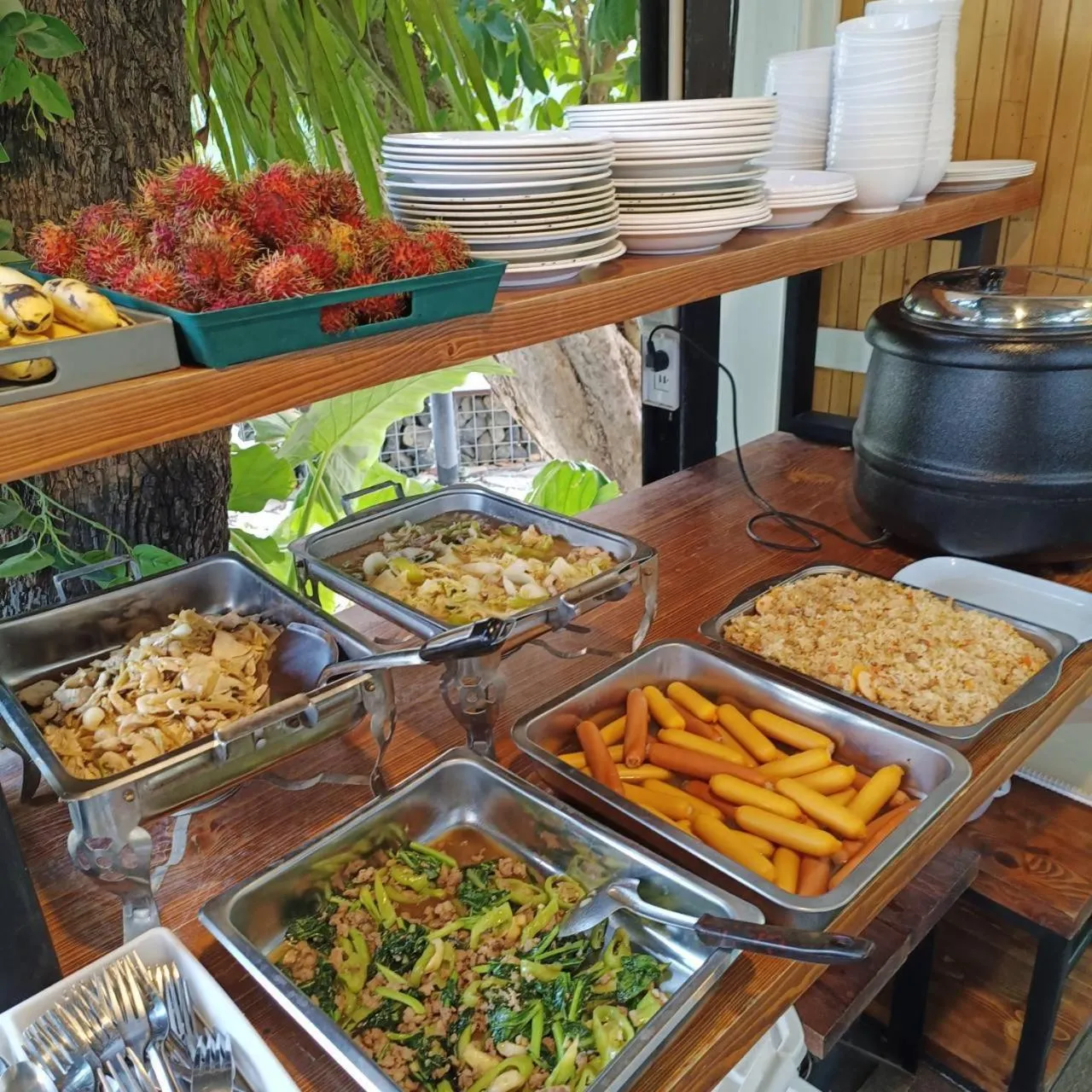 Food and drinks in Hi Creek Resort