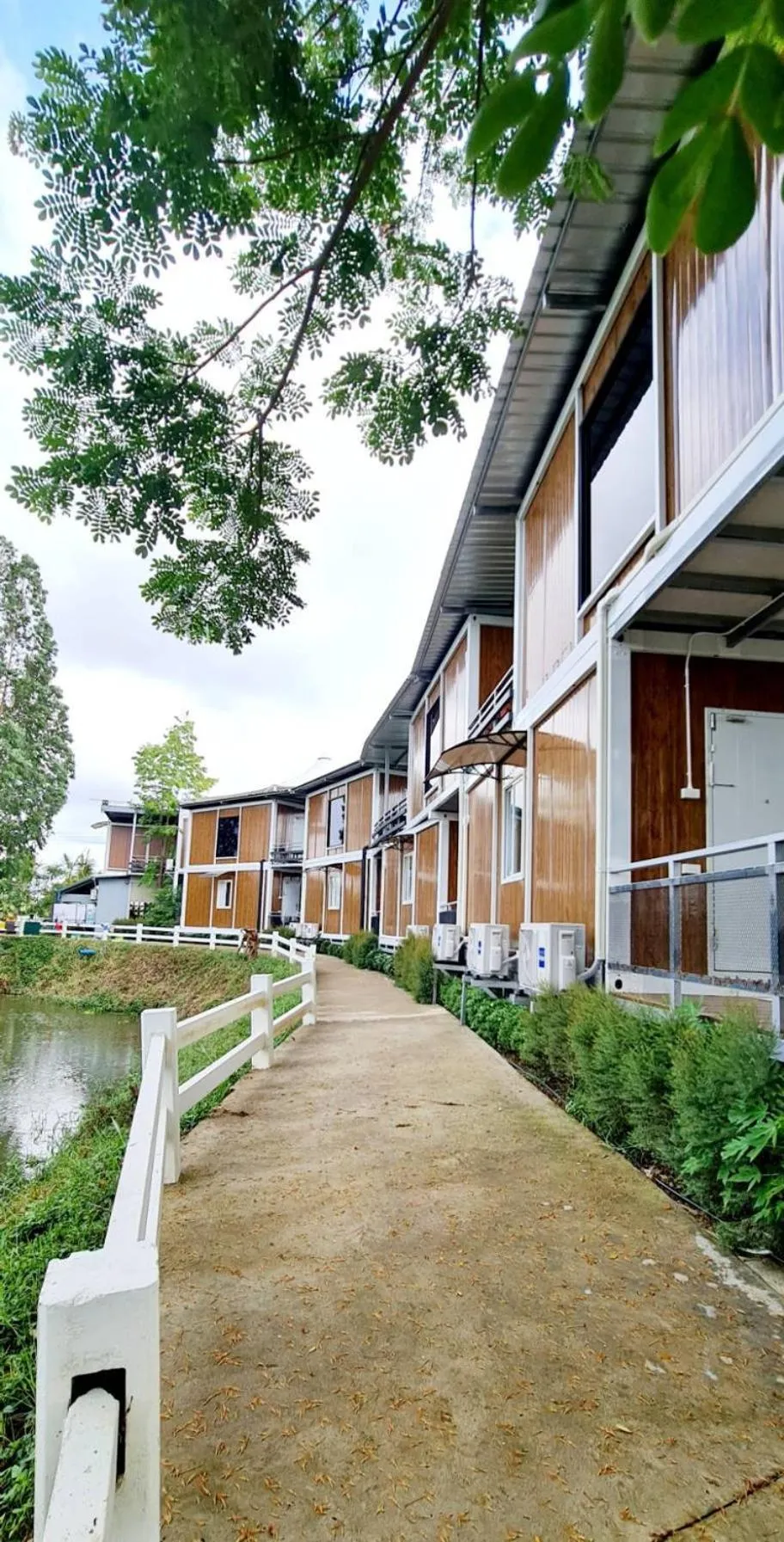 Property building in Hi Creek Resort