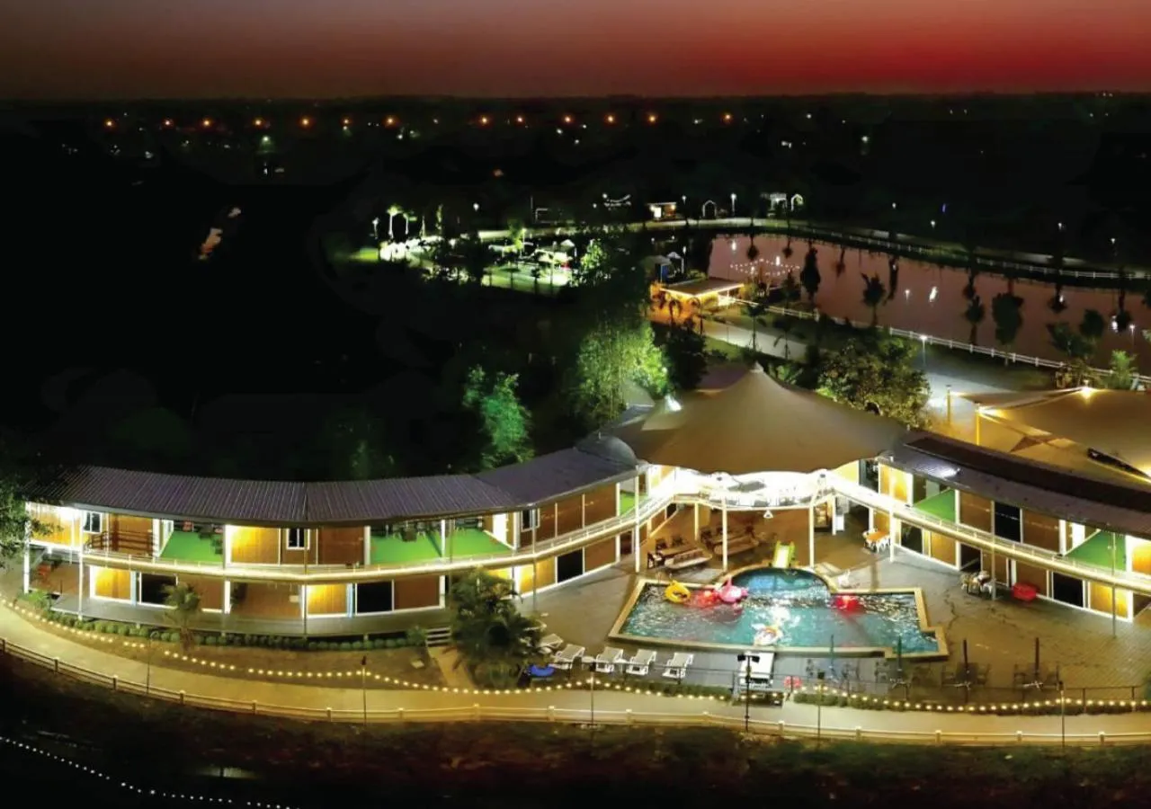 Property building in Hi Creek Resort