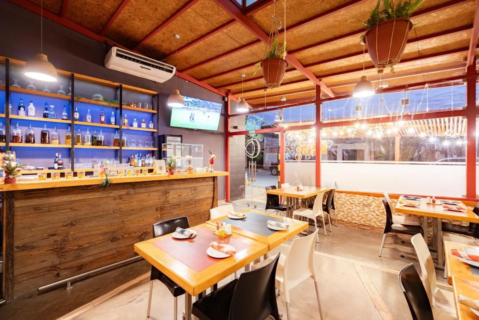 Restaurant/places to eat in Hotel Oro Negro