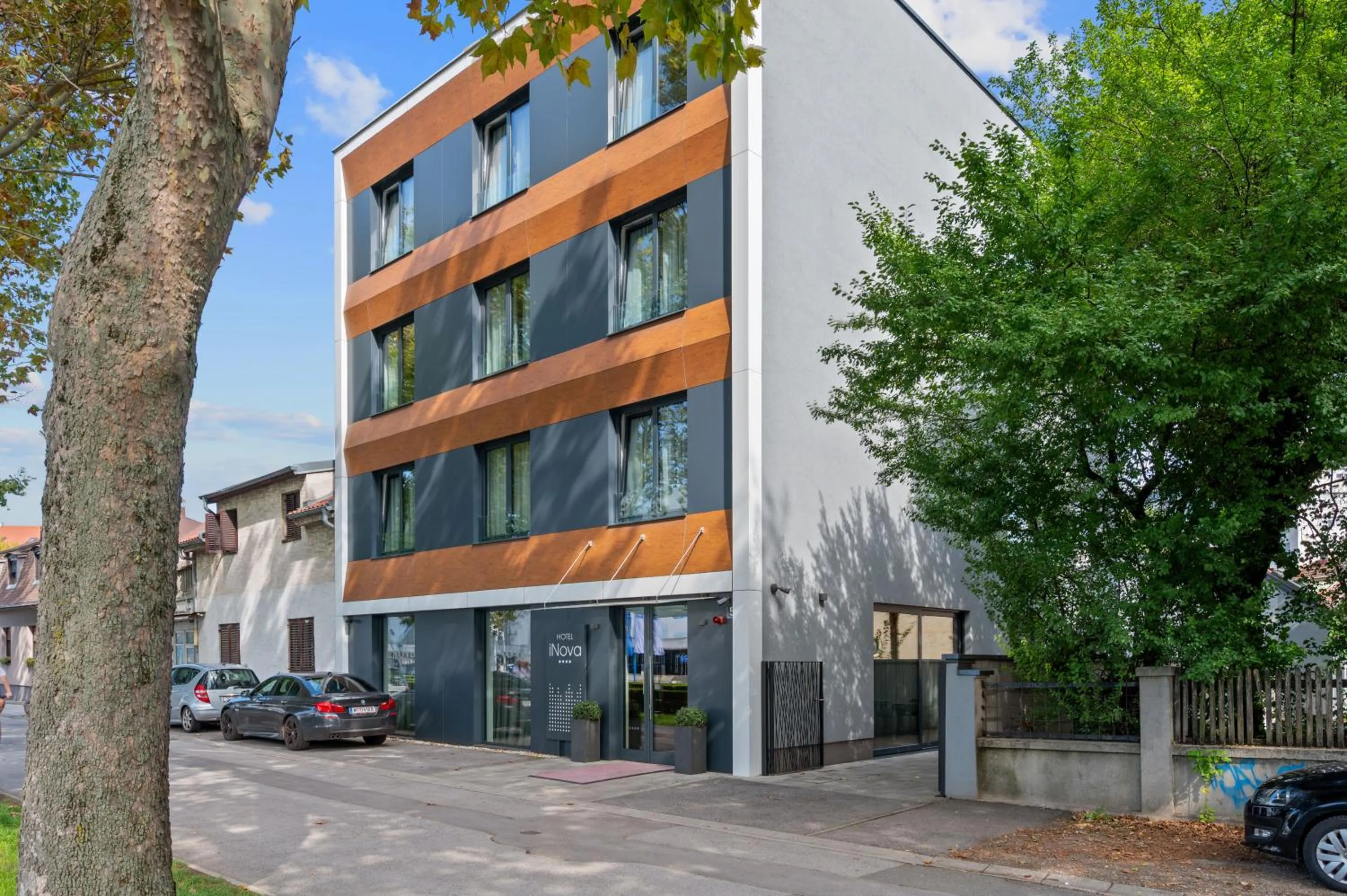 Neighbourhood in iNova