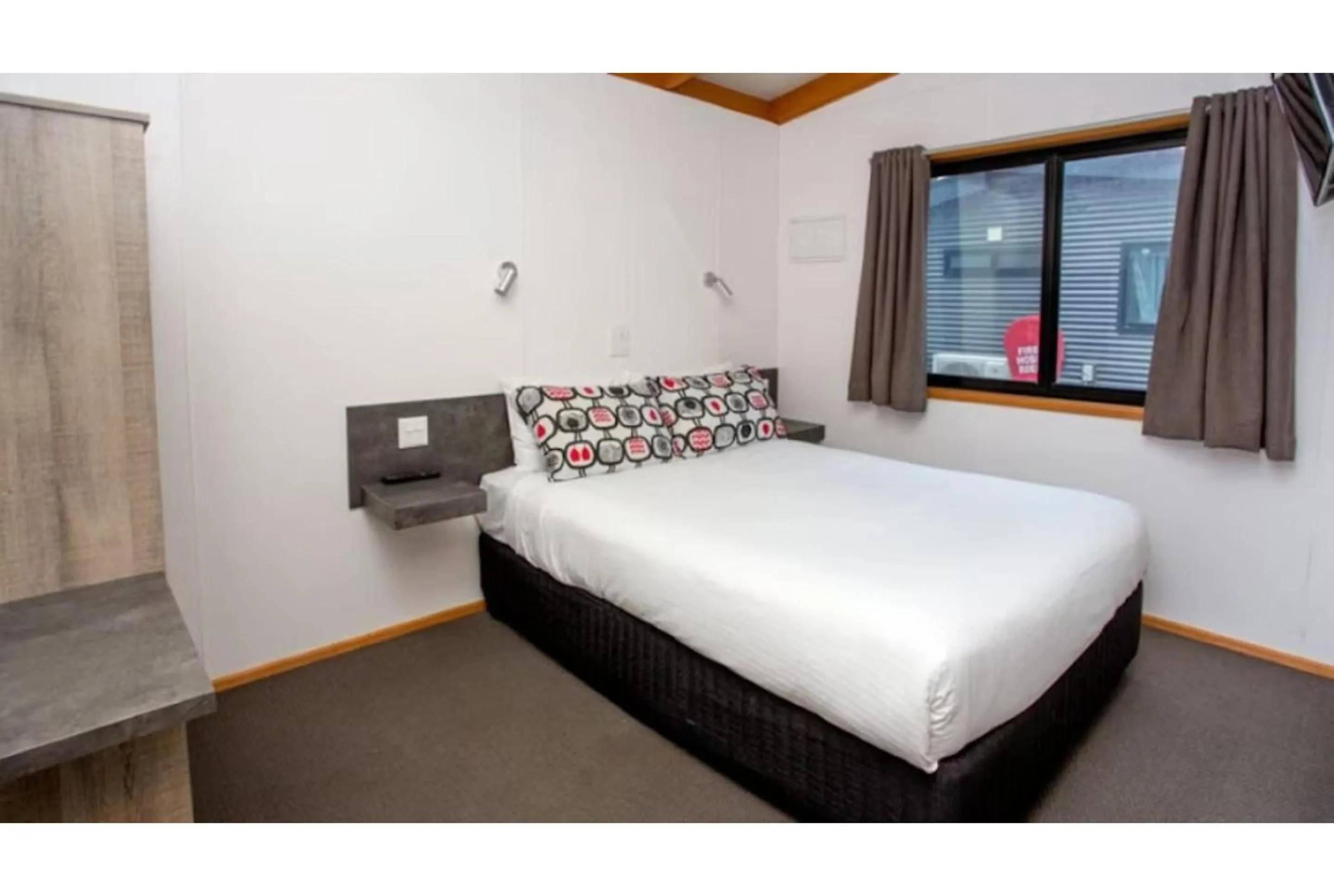 Bedroom, Bed in Discovery Parks - Renmark Riverfront
