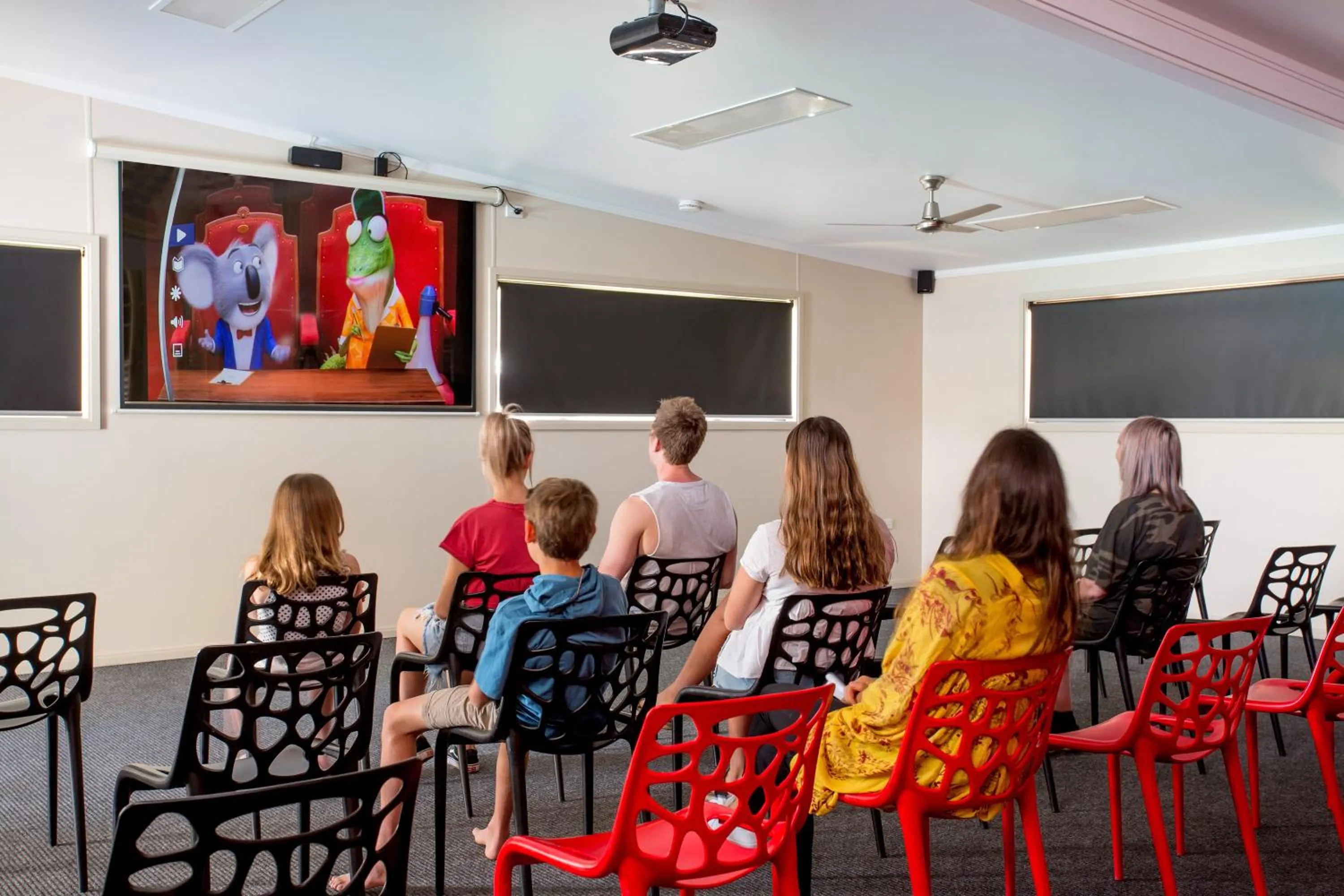Communal lounge/ TV room in Discovery Parks - Renmark Riverfront