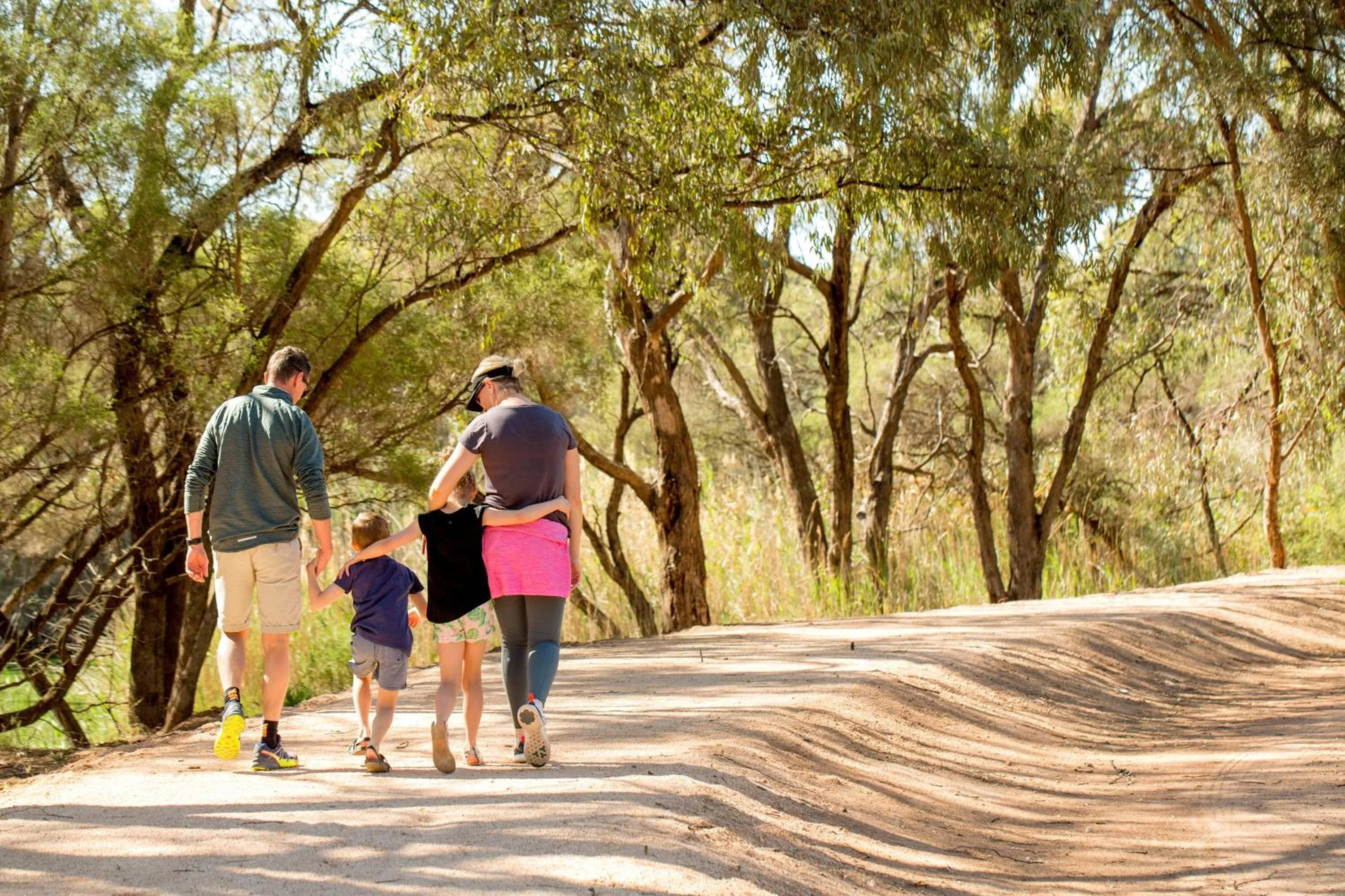 Family in Discovery Parks - Renmark Riverfront
