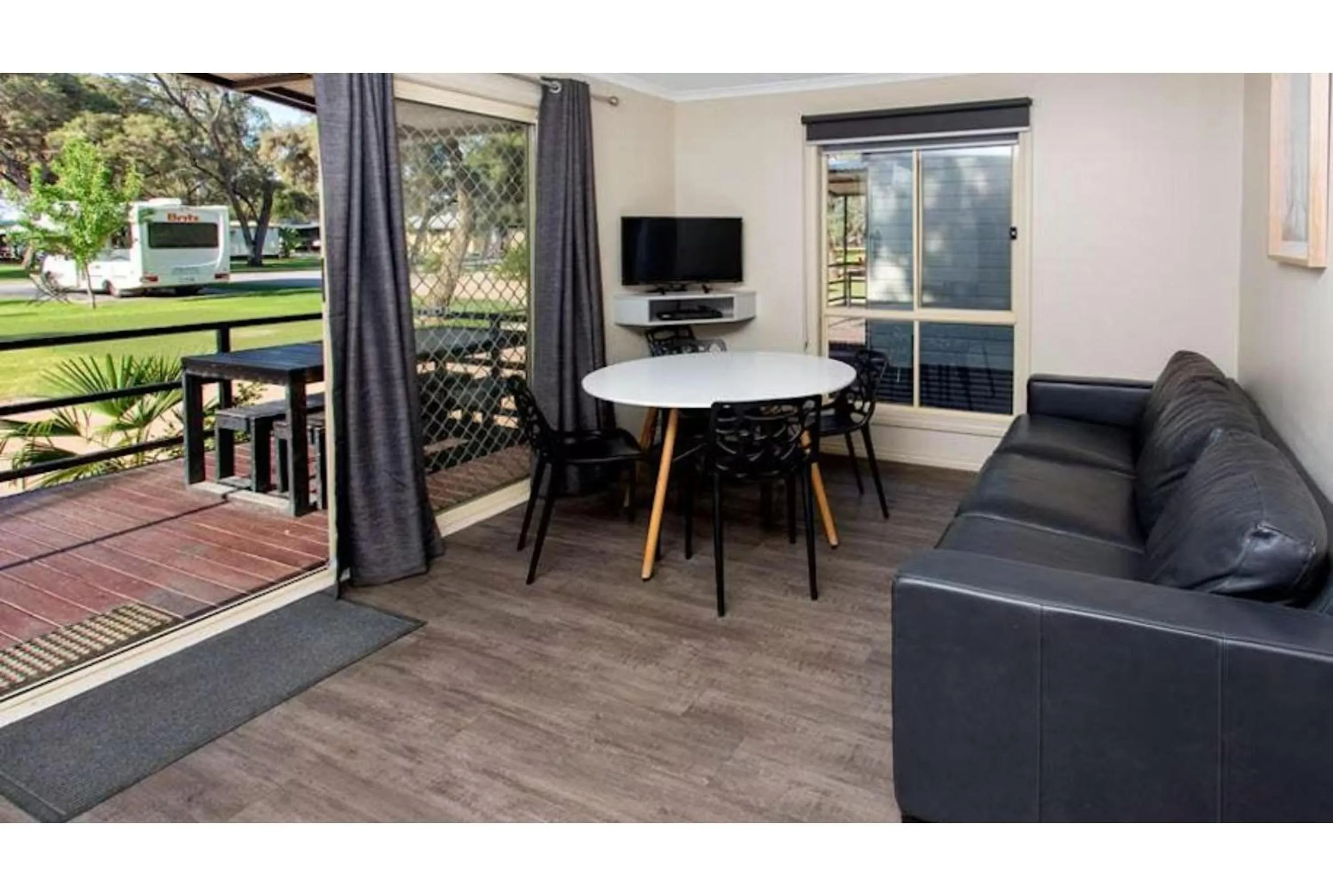Living room in Discovery Parks - Renmark Riverfront