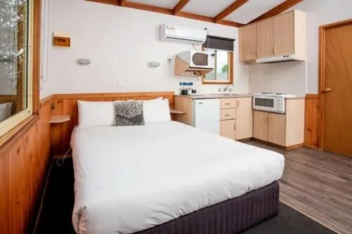 Bed in BIG4 Melbourne Holiday Park
