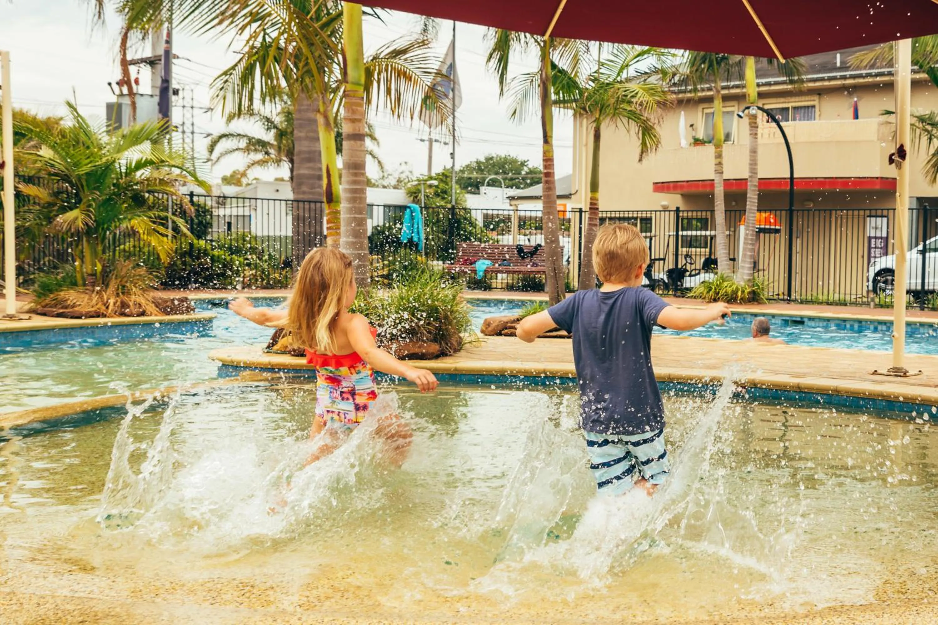 Swimming pool in BIG4 Melbourne Holiday Park