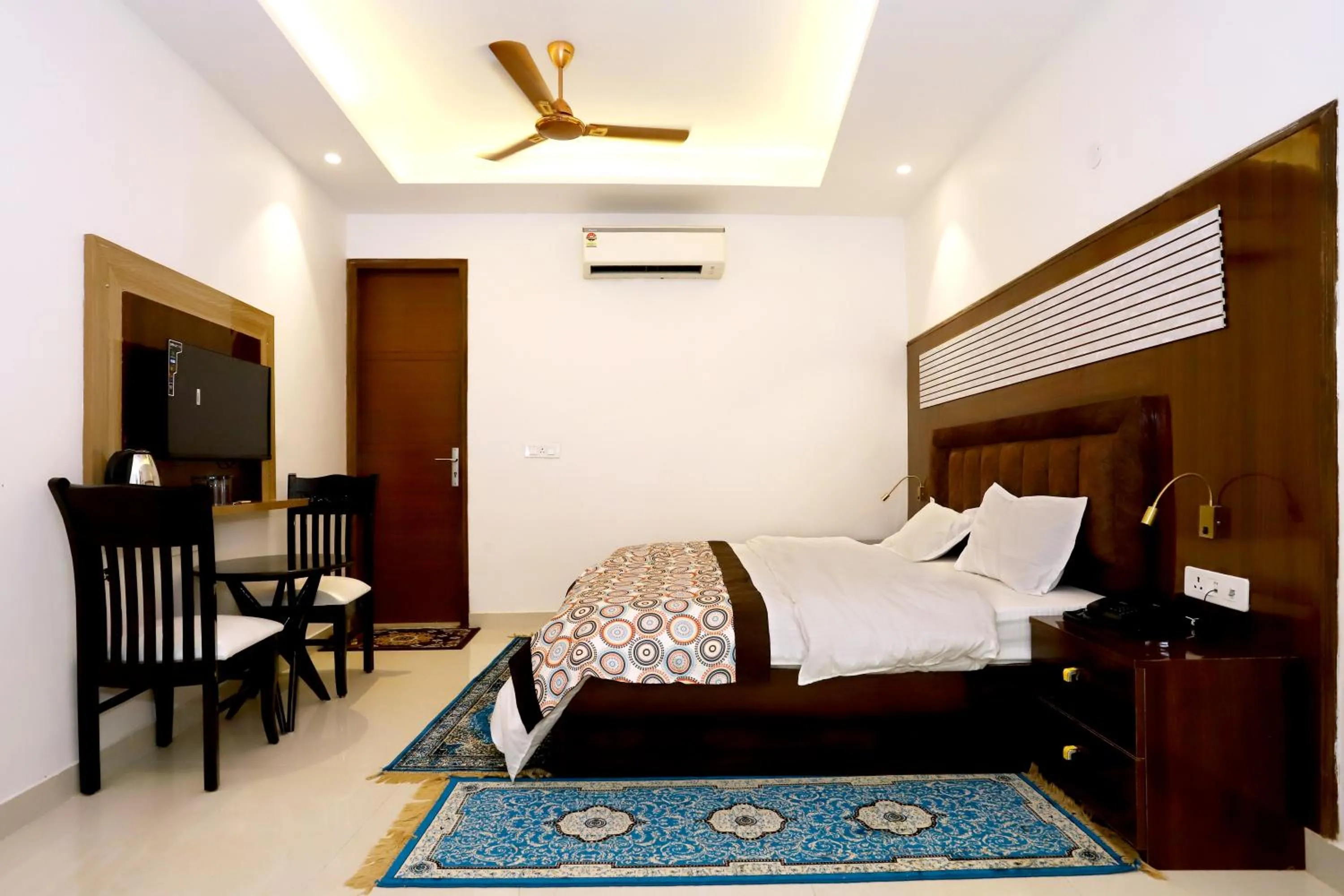 Bed in VRINDAVAN GUEST HOUSE