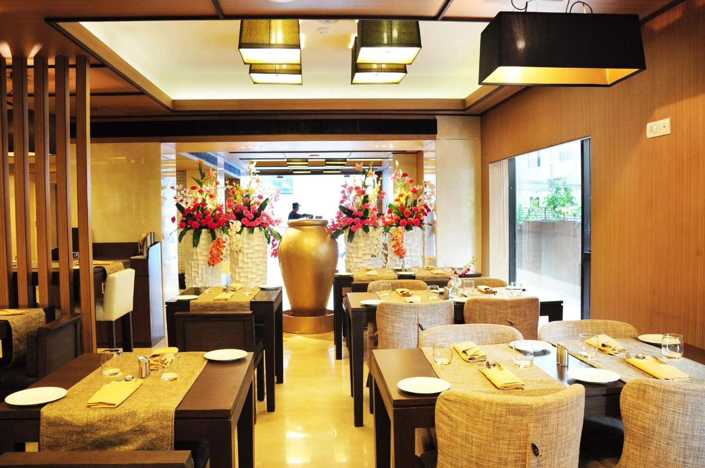 Restaurant/places to eat in Hotel Senses