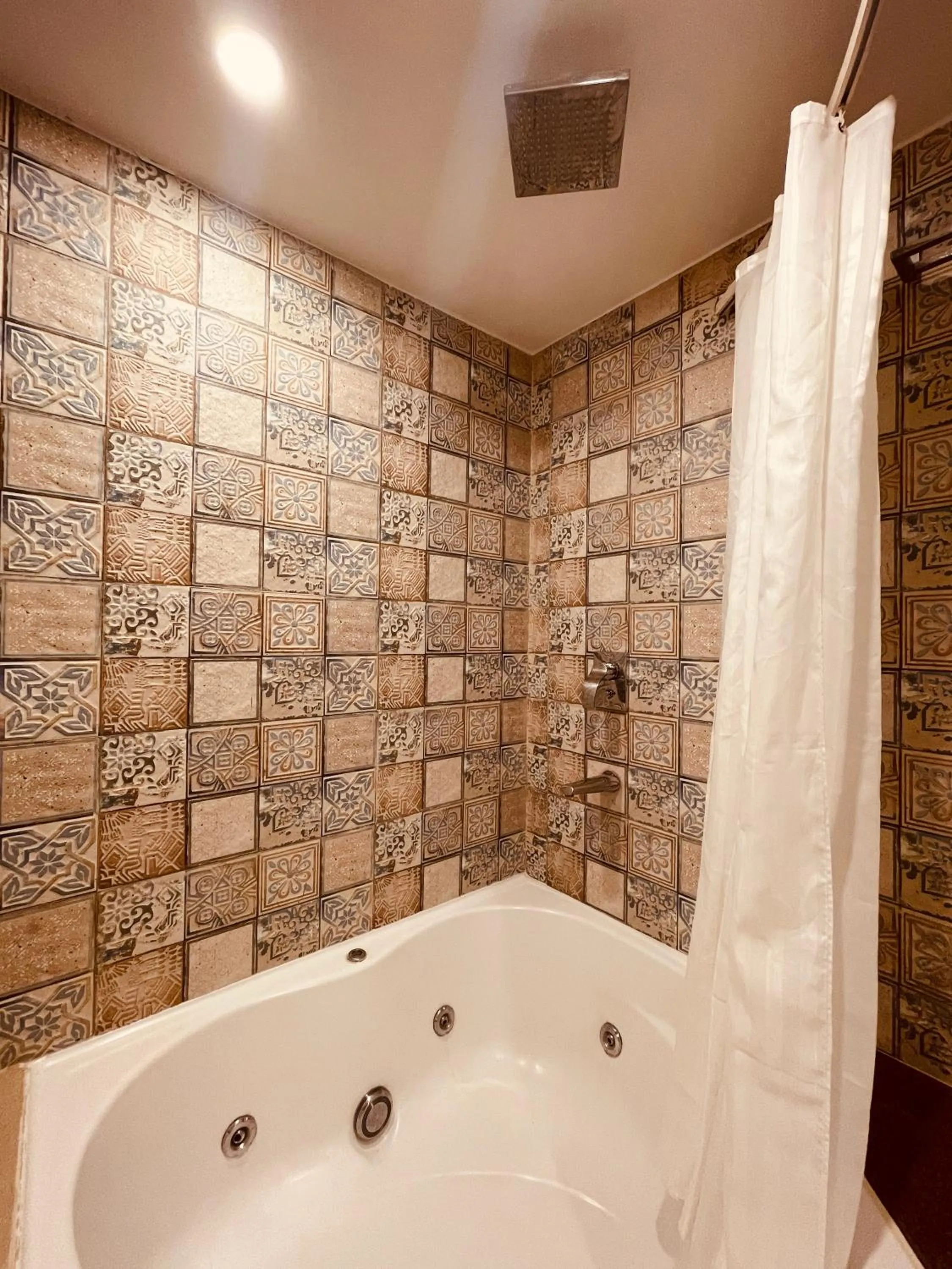 Bath in Hotel Senses