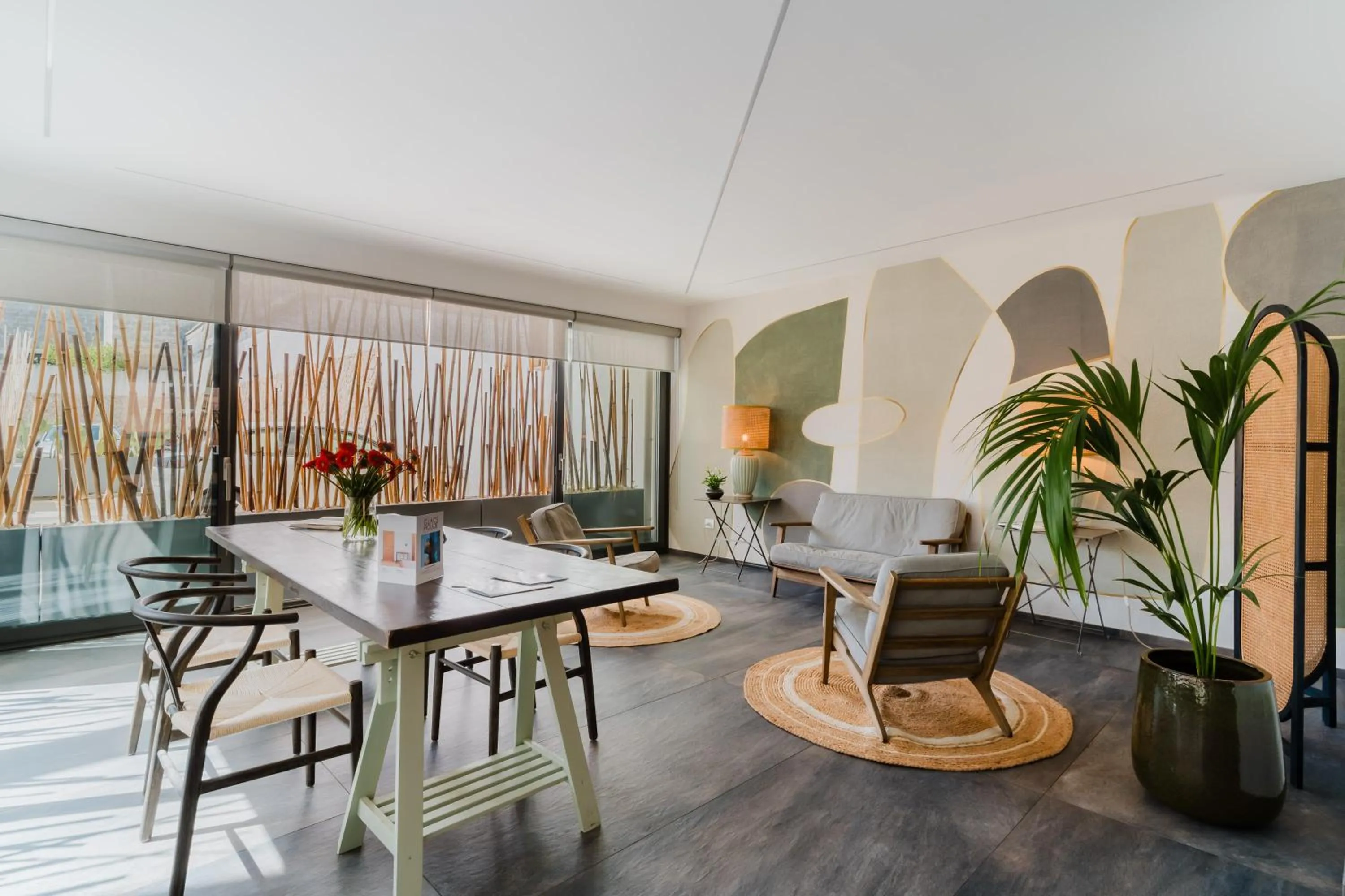 Seating area in Glass House - Smart Rooms & Parking