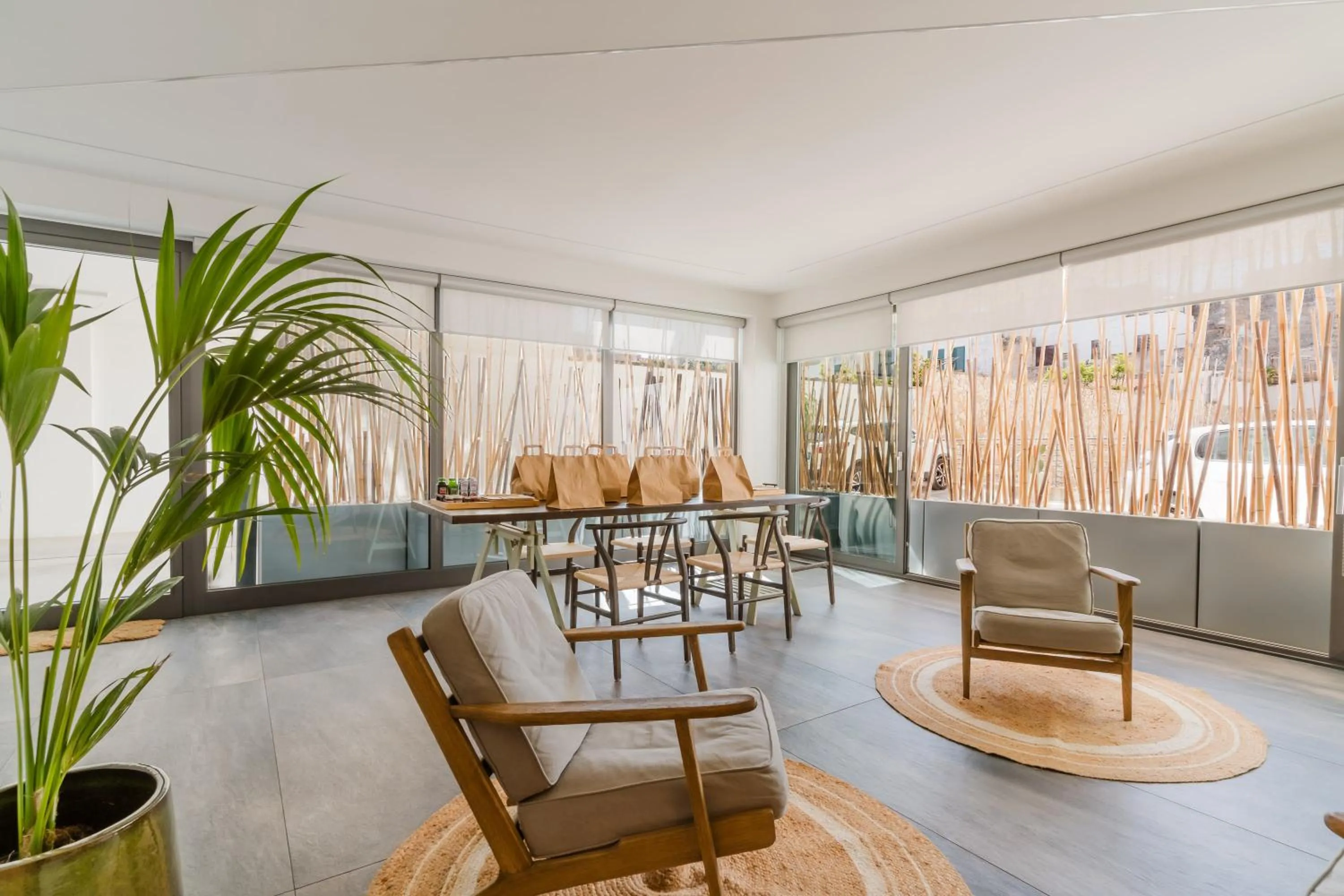 Living room in Glass House - Smart Rooms & Parking