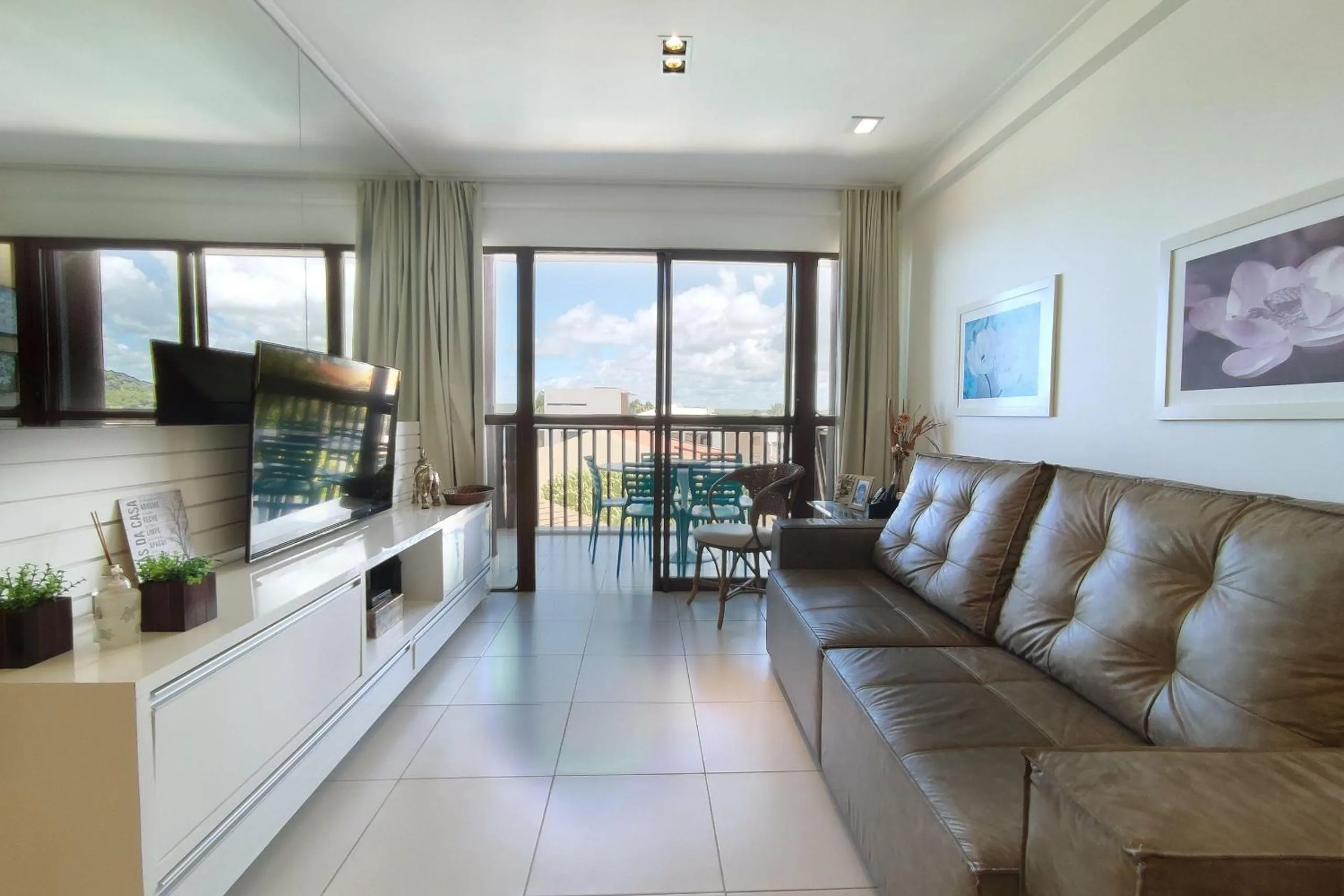 Living room in Barra Bali - Pé na areia com Vista Mar