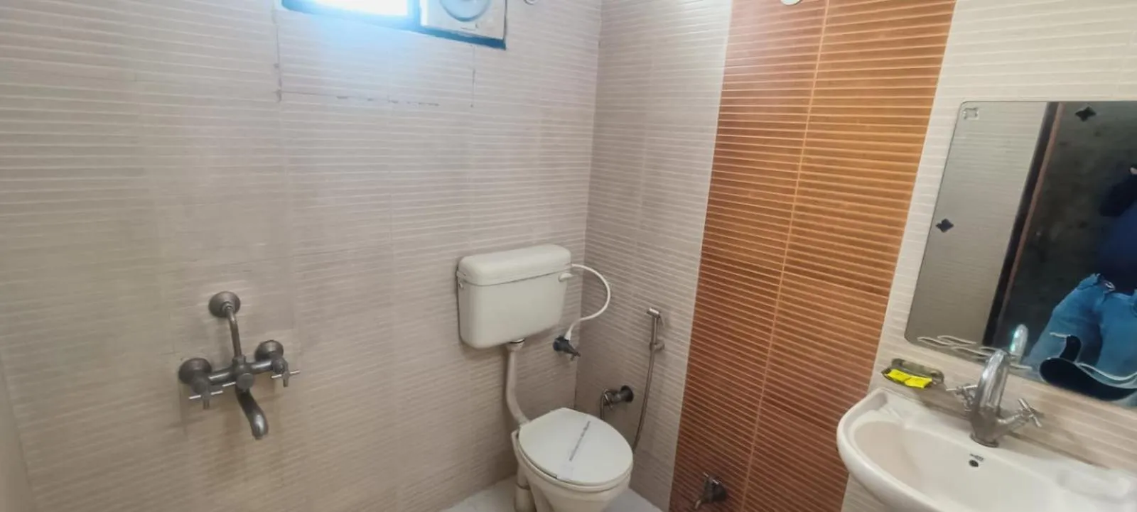 Shower in Hotel Jigyasa By Mayda Hospitality Pvt. Ltd.