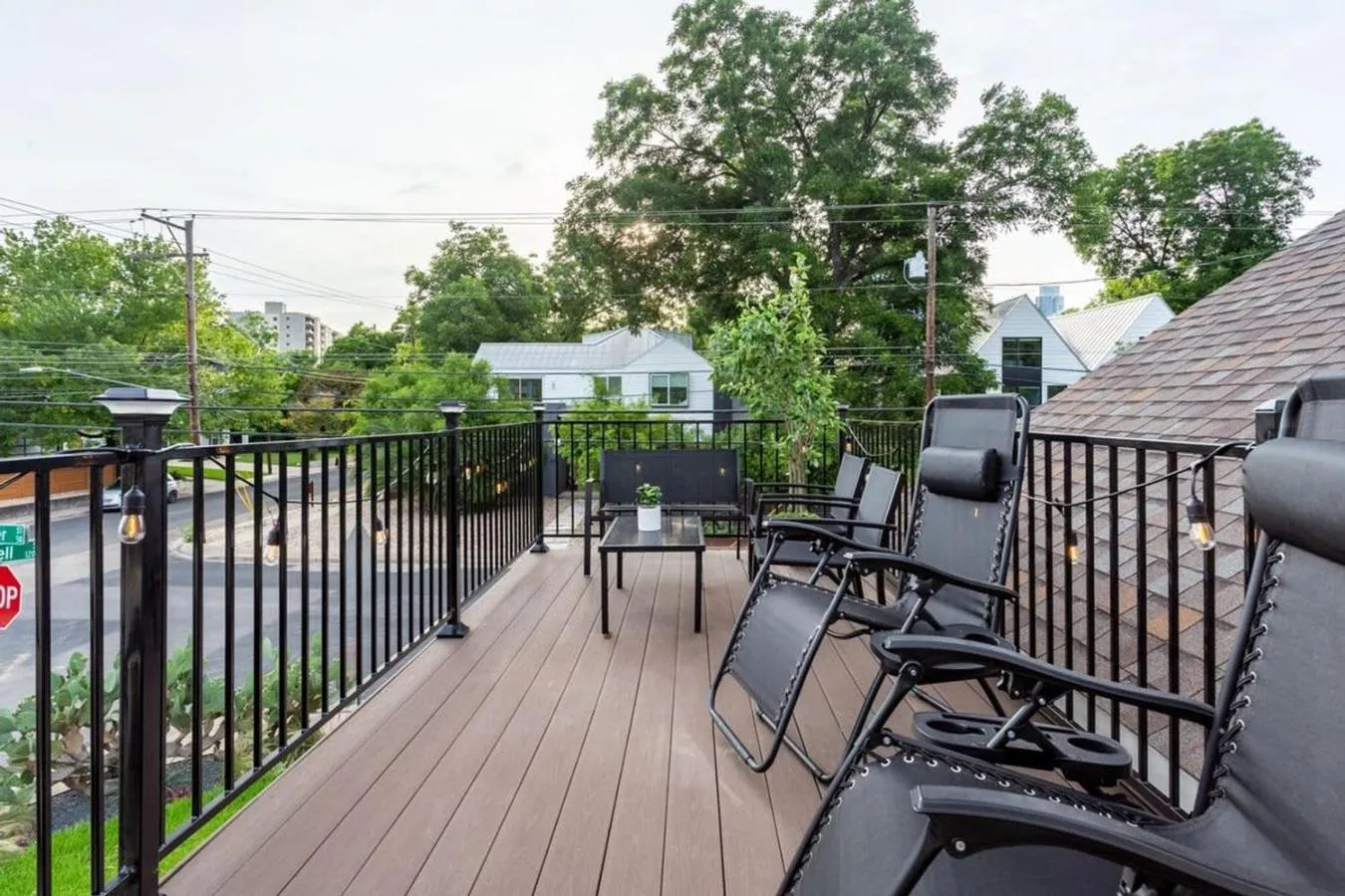Balcony/Terrace in King Kasa 6BR Retreat - 6 walk min to Rainey St