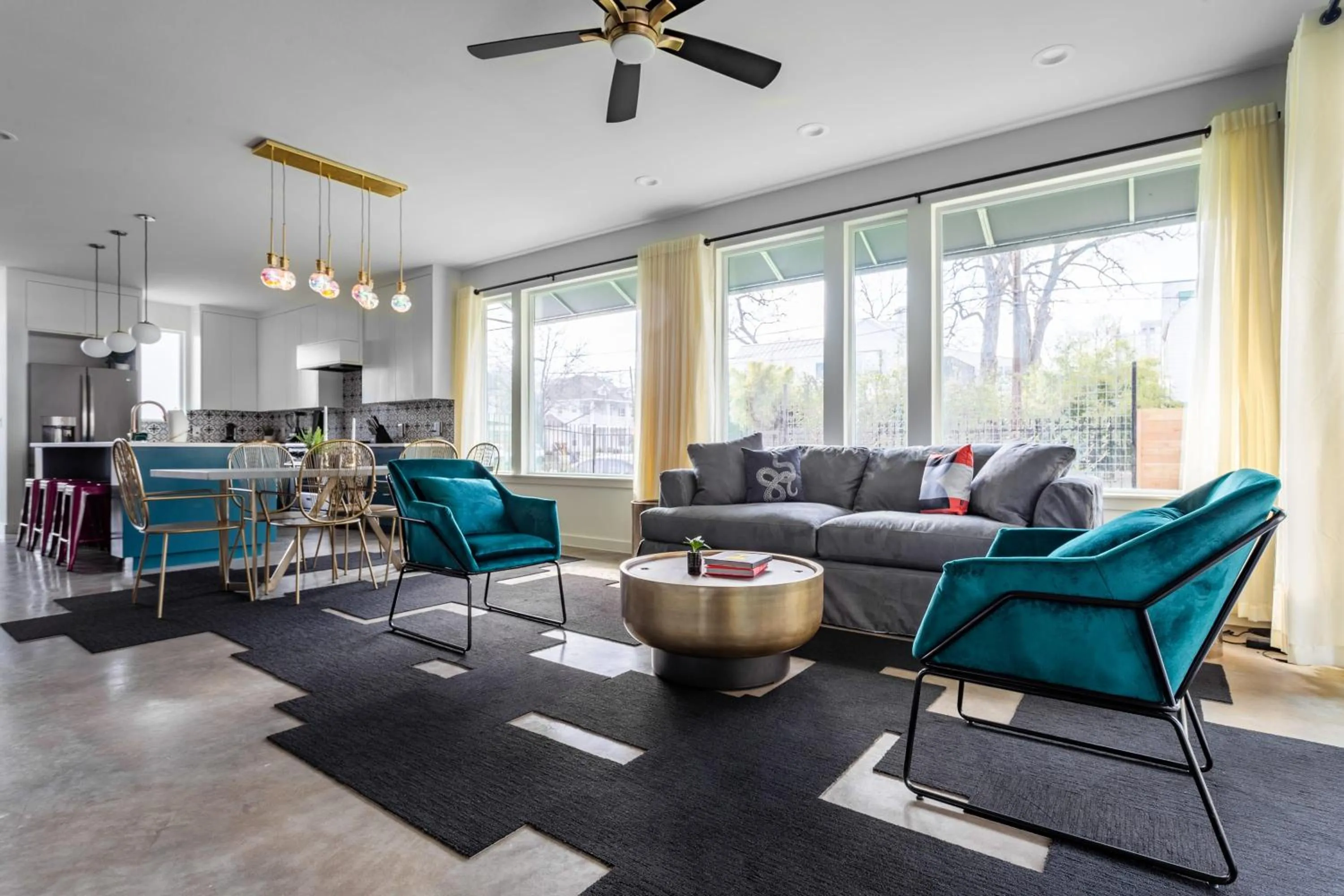 Living room in Insa Worthy Two-Home Retreat - Fire Pit, Hot Tub