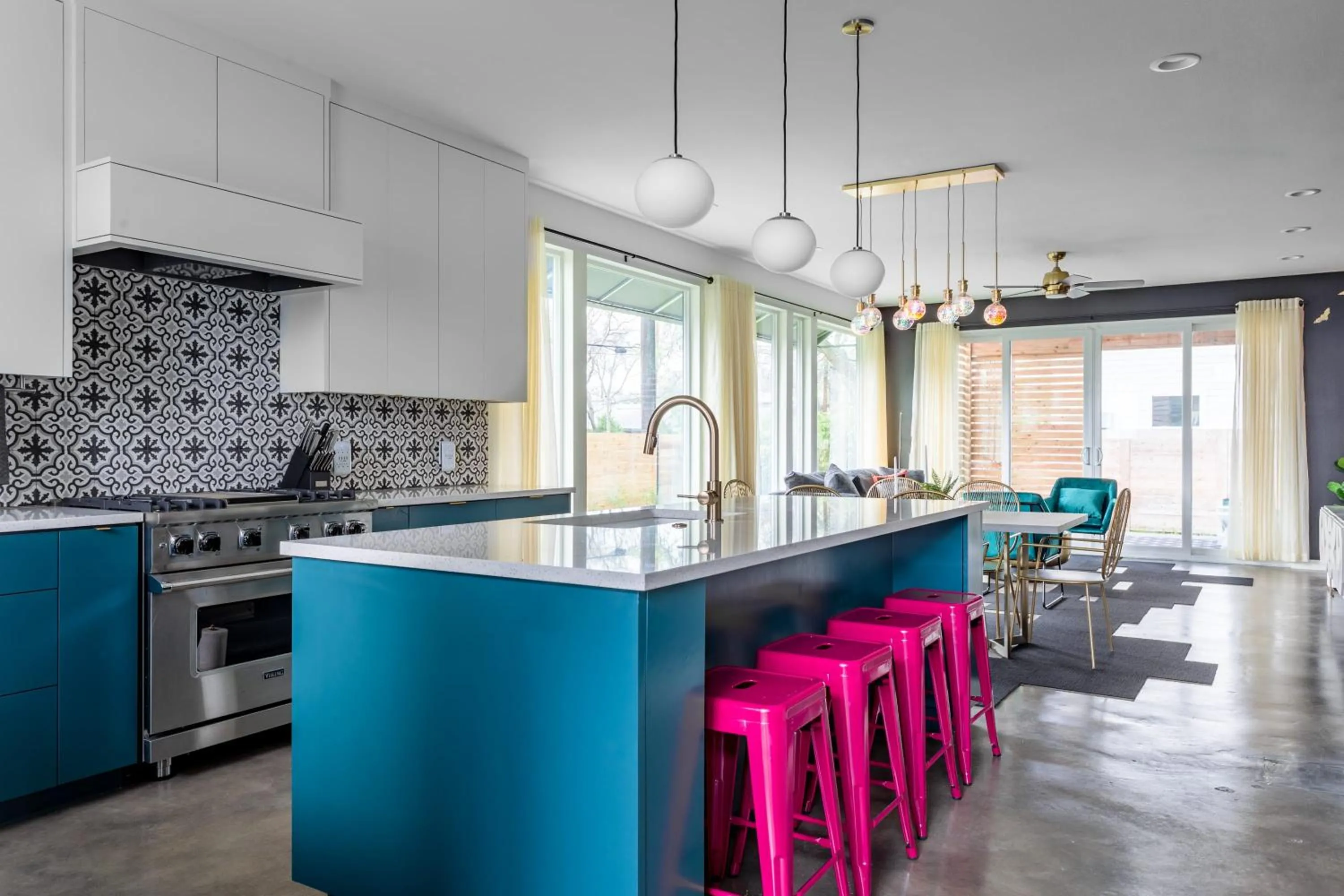 Kitchen or kitchenette in Insa Worthy Two-Home Retreat - Fire Pit, Hot Tub