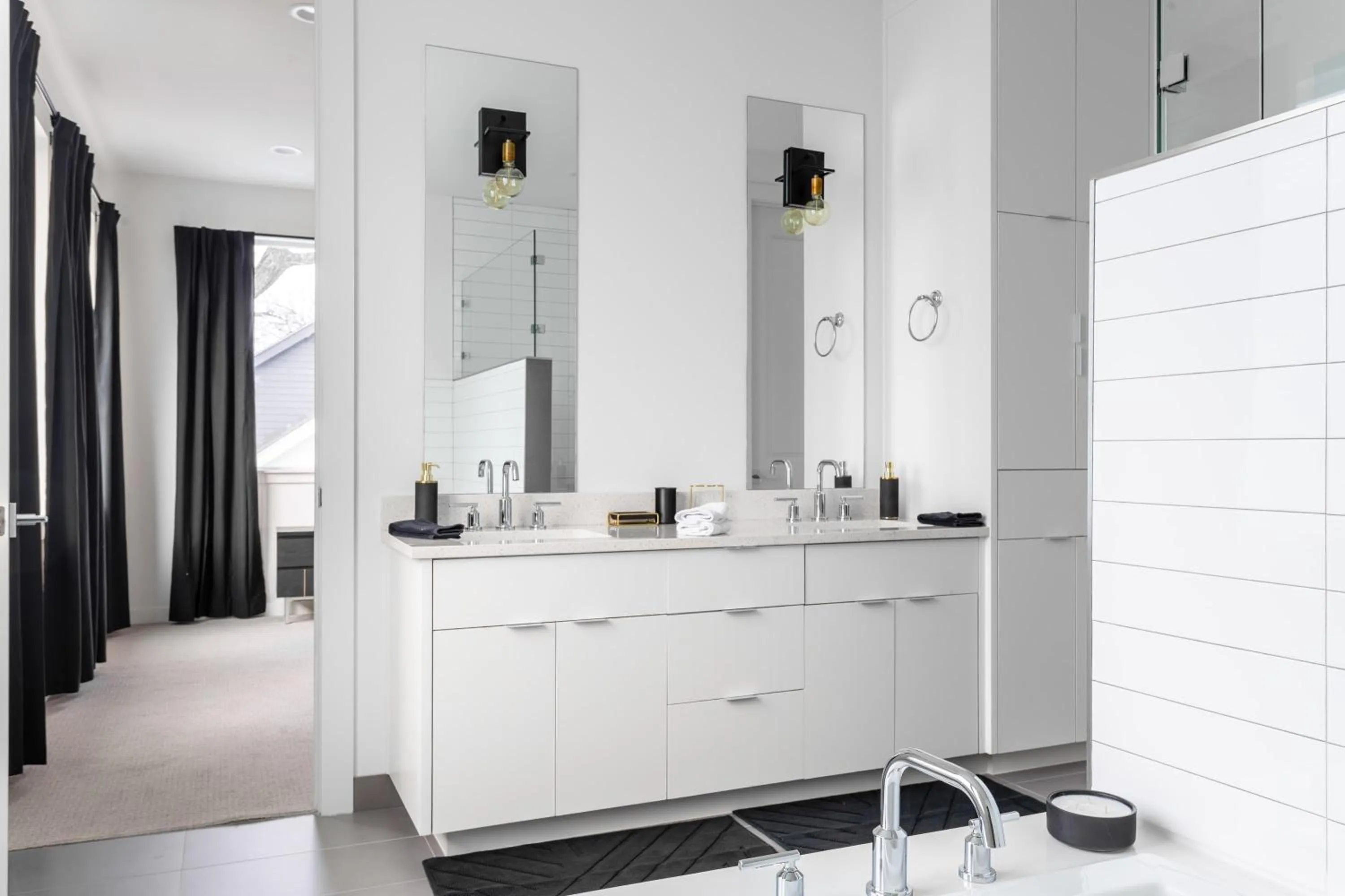 Bathroom in Insa Worthy Two-Home Retreat - Fire Pit, Hot Tub