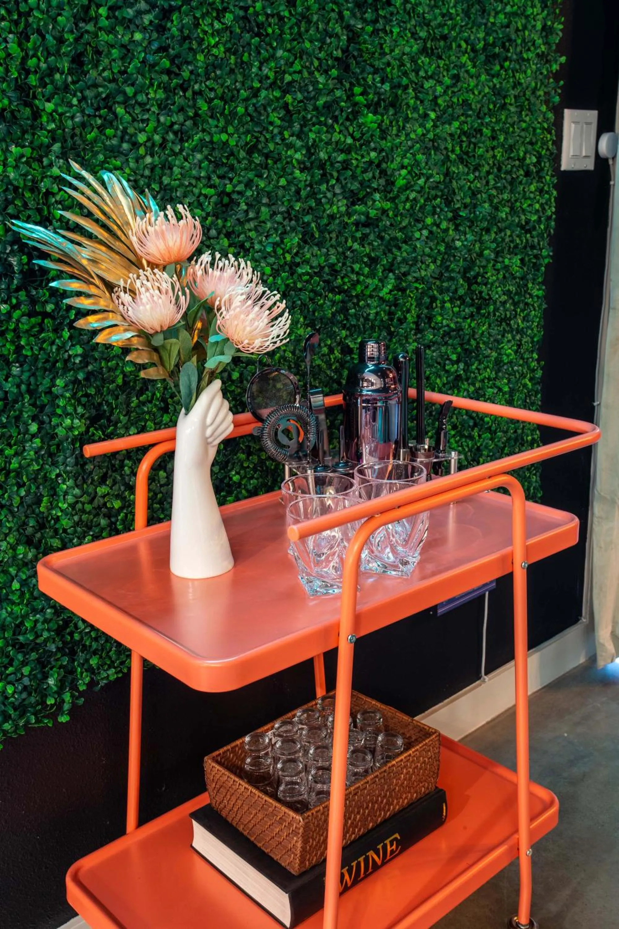 Drinks in Upstay Luxe Pool Retreat - 7 Min to Rainey St