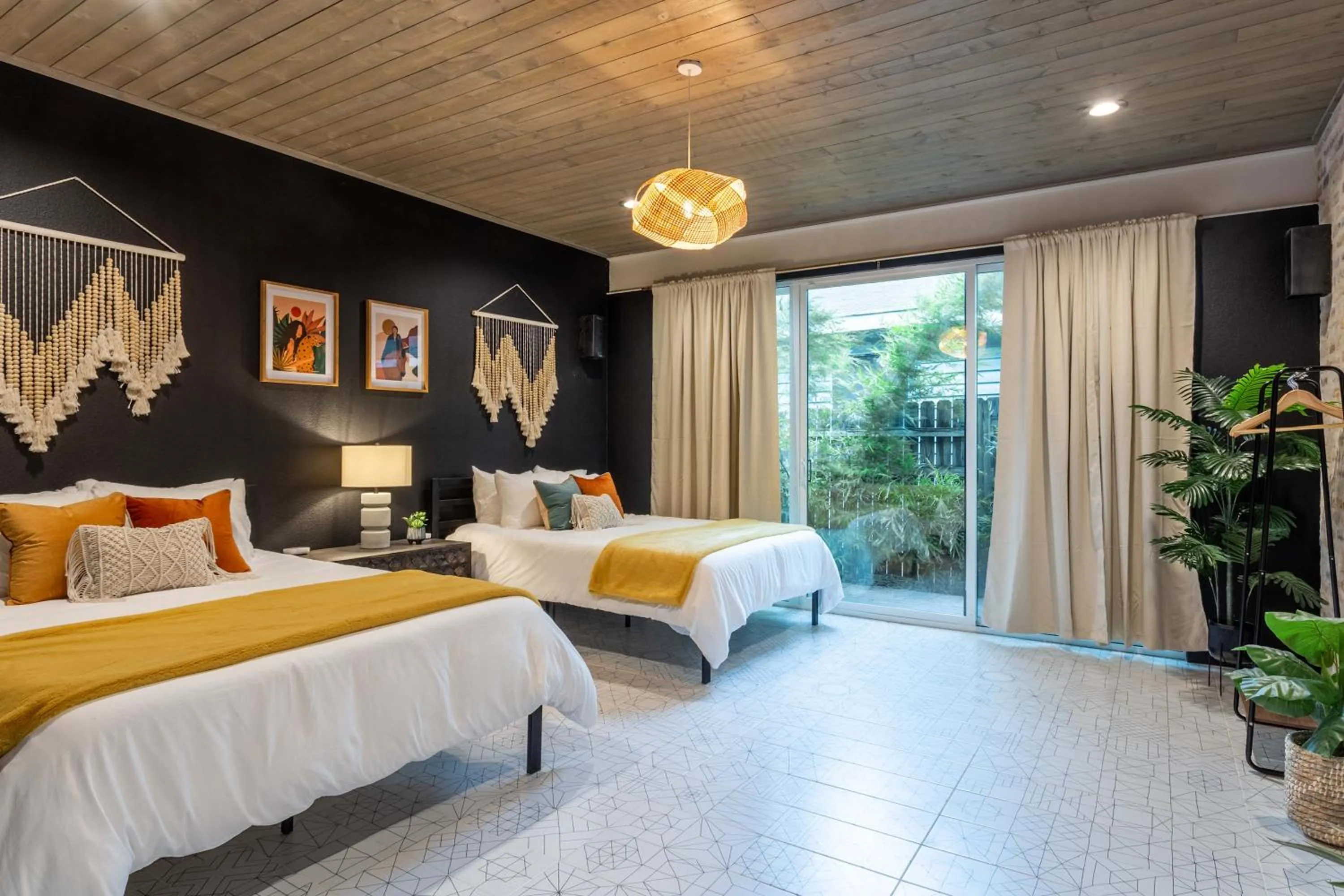 Bed in Upstay Luxe Pool Retreat - 7 Min to Rainey St