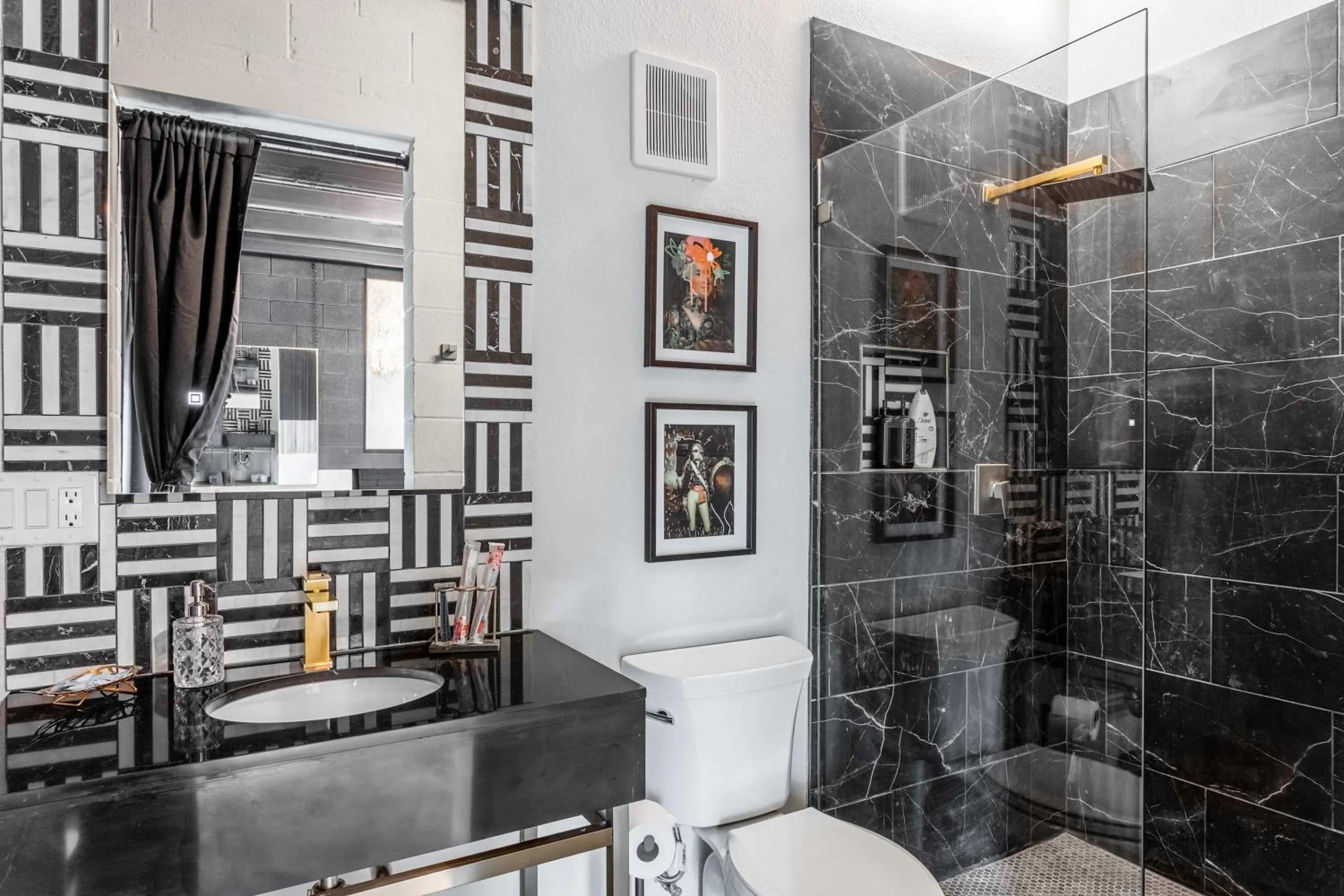 Shower in Upstay Luxe Pool Retreat - 7 Min to Rainey St