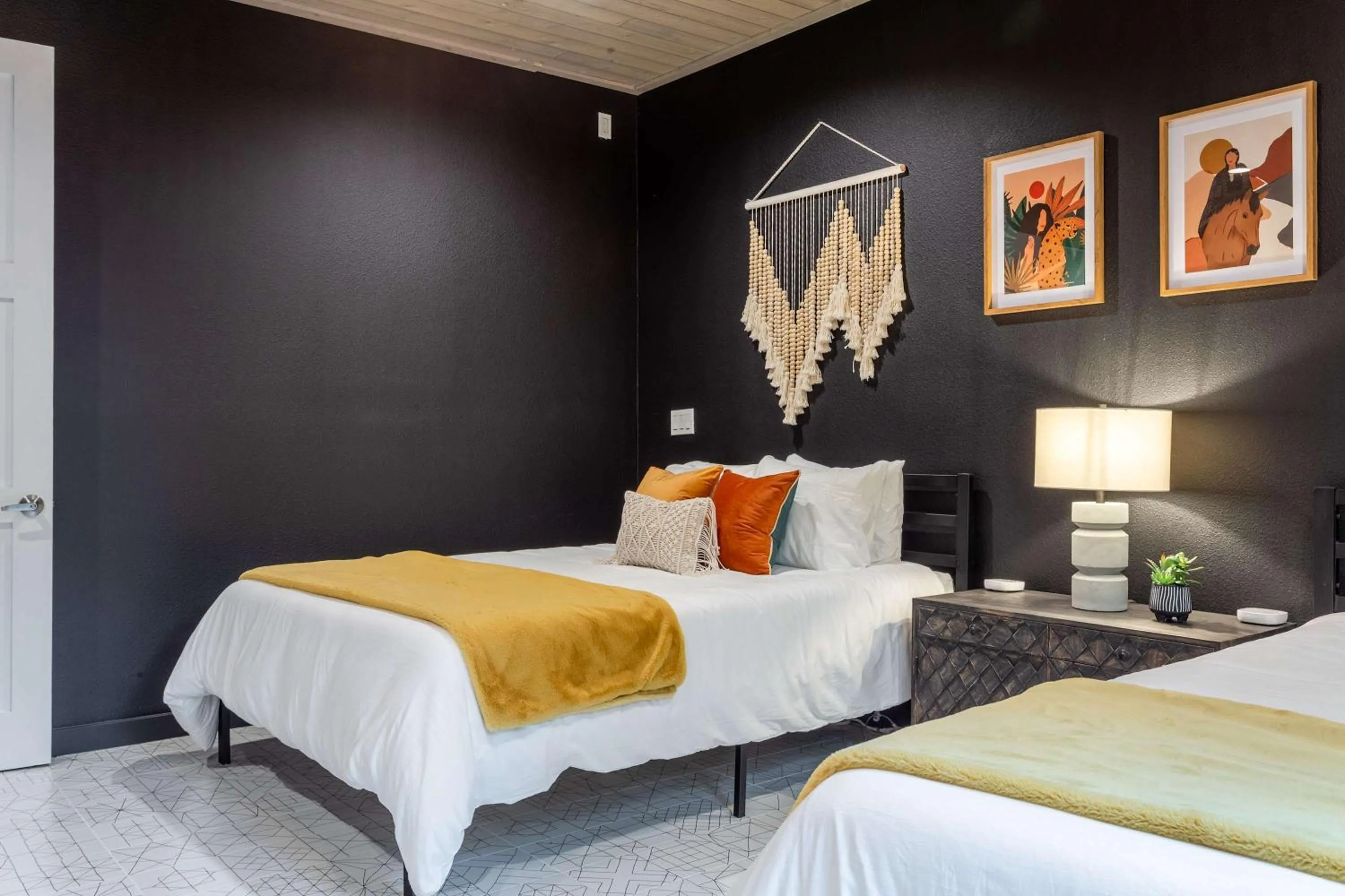 Bed in Upstay Luxe Pool Retreat - 7 Min to Rainey St