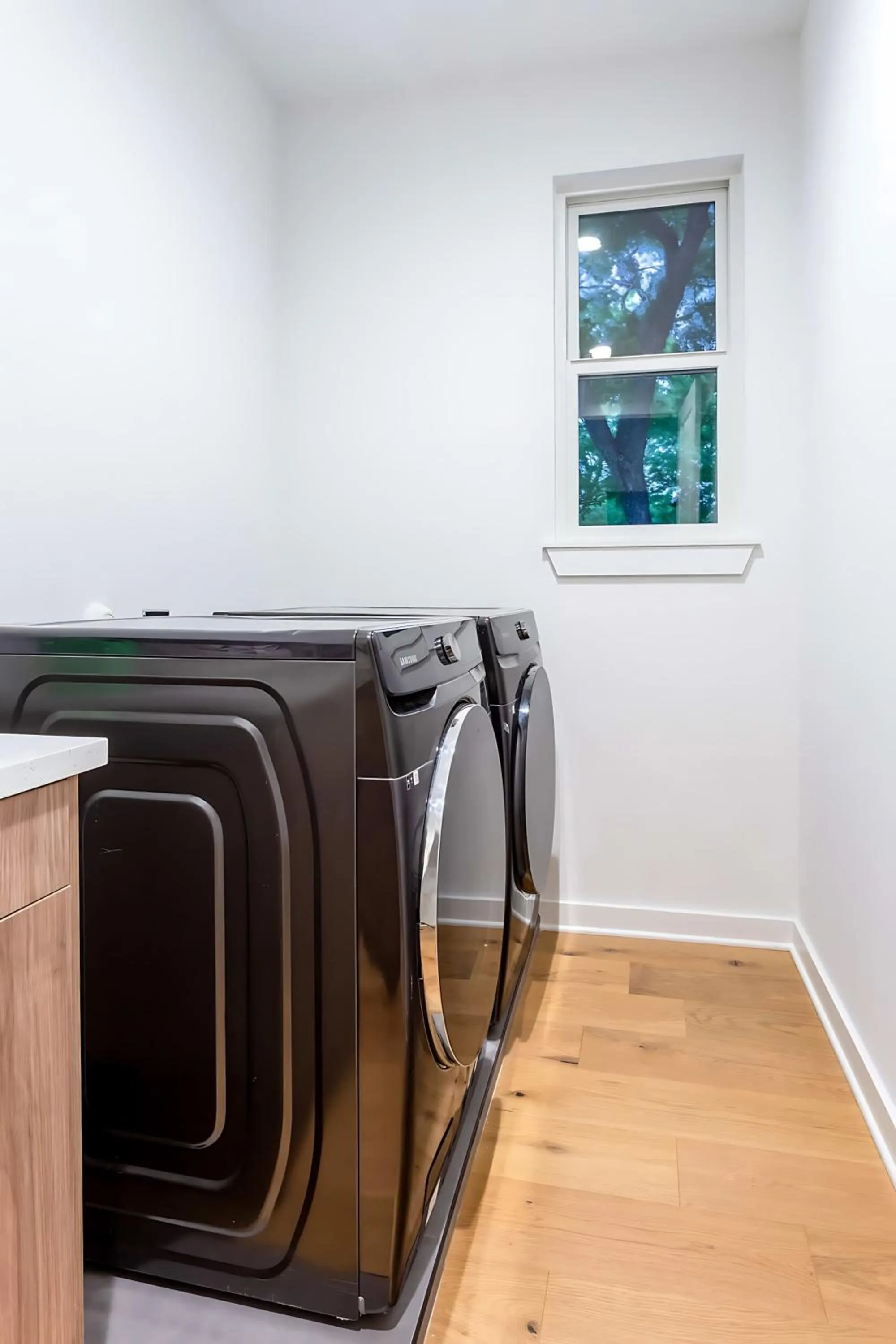 washing machine in Massive 10BR Compound - 6 Min to Downtown Austin