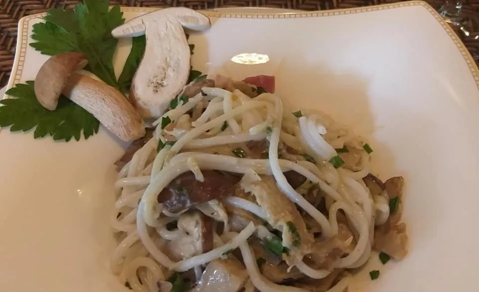 Restaurant/places to eat in SCHUMANN'S RESORT & PARK