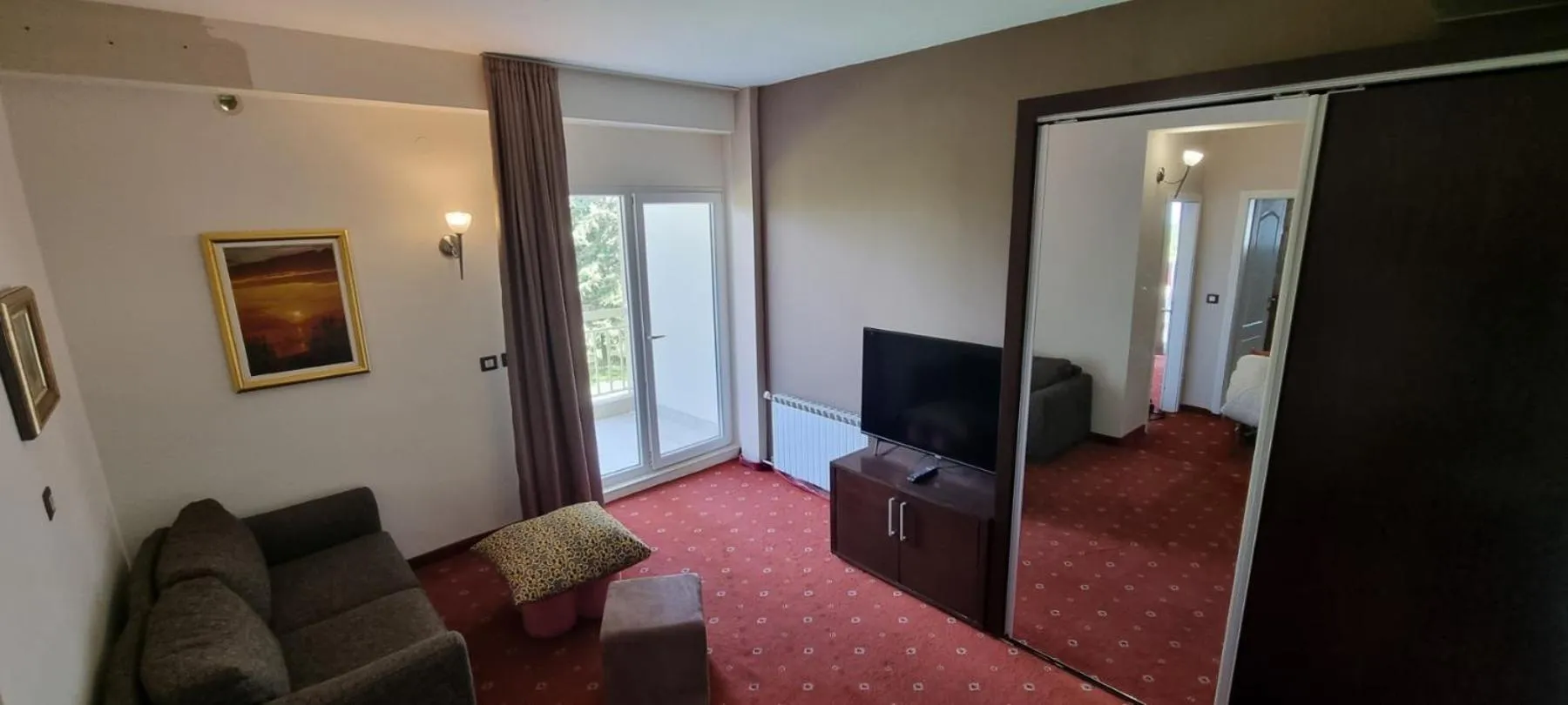 TV and multimedia in Hotel Bluebell