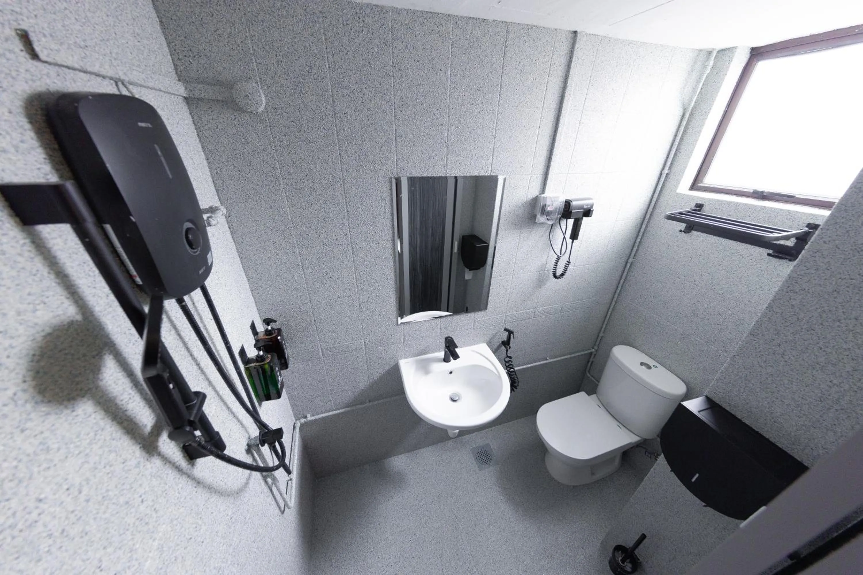 Shower in D'Nova Hotel Kallang