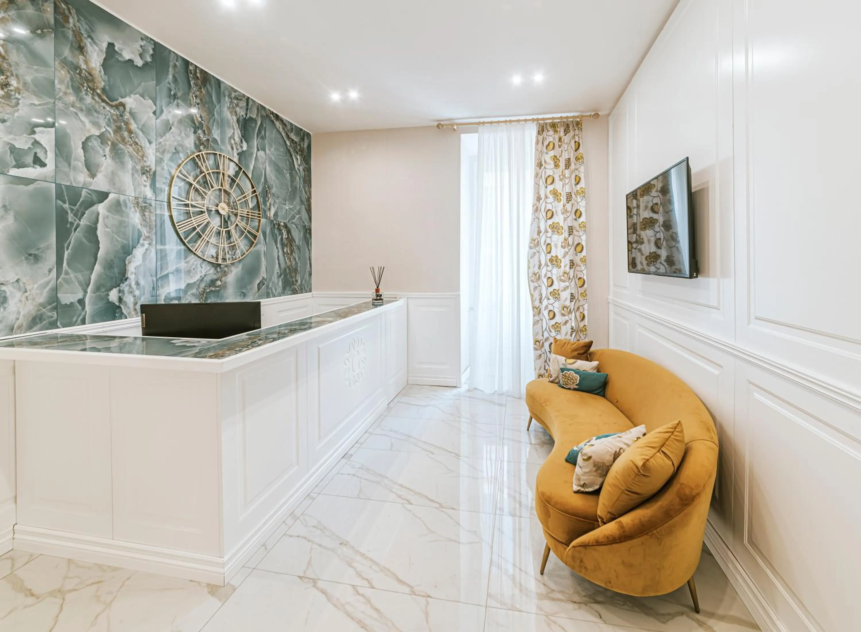 Lobby or reception in Gentile Suite & Spa Vomero