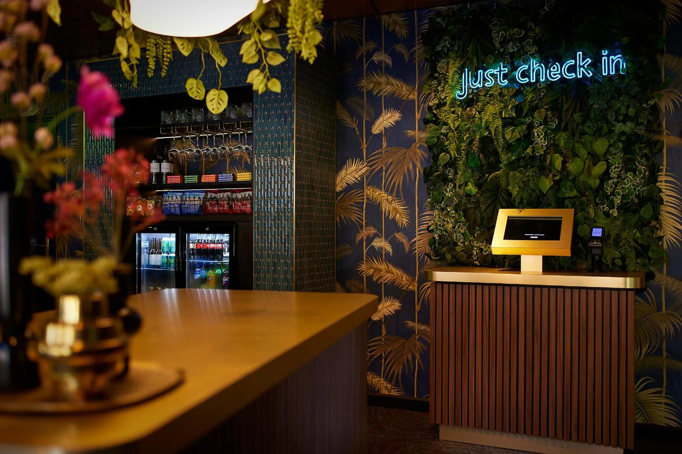 Lounge or bar in Auberge Du Bonheur