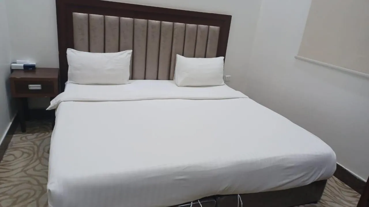 Bed in Quiet Rooms 7