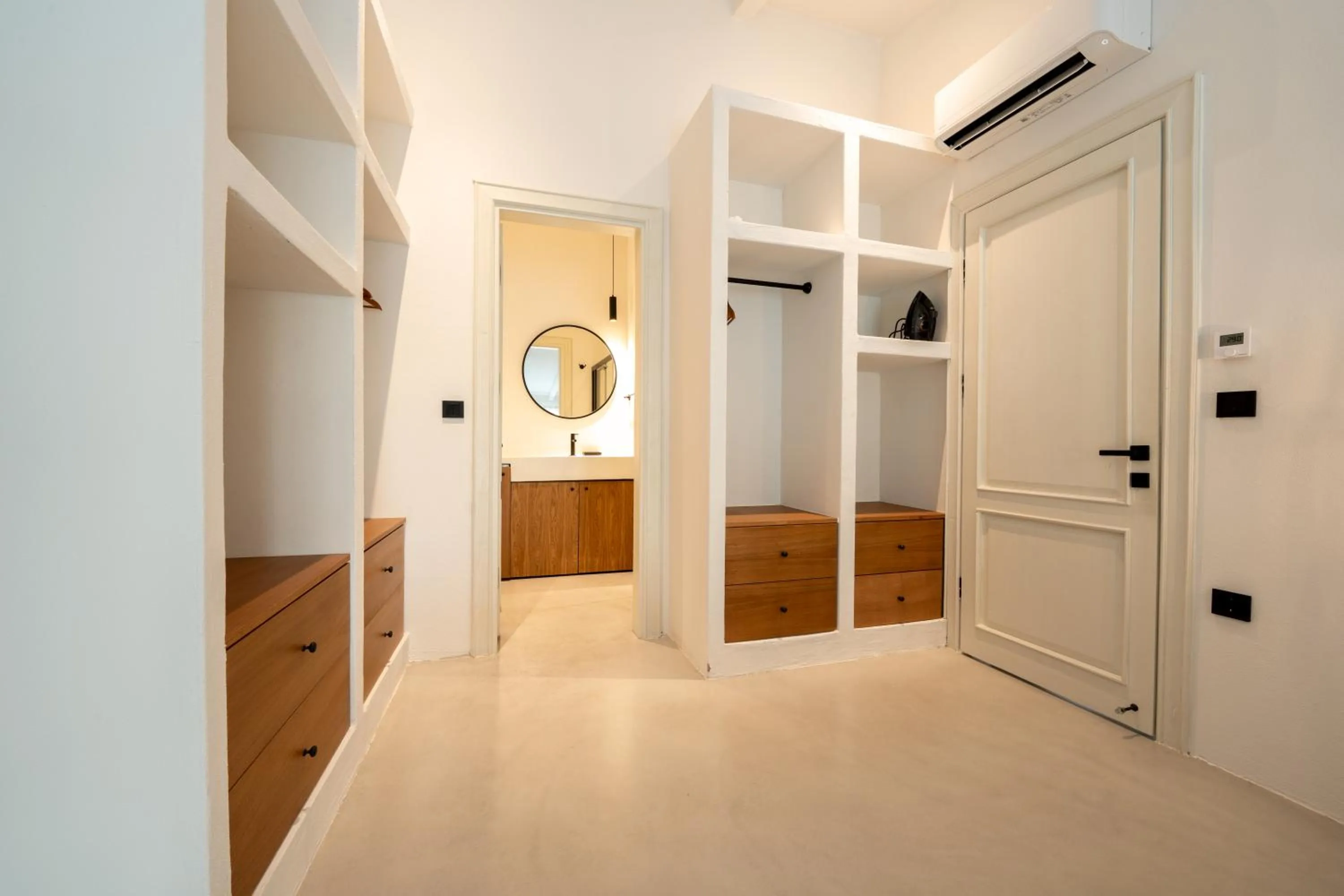 Decorative detail in Gizz Suites