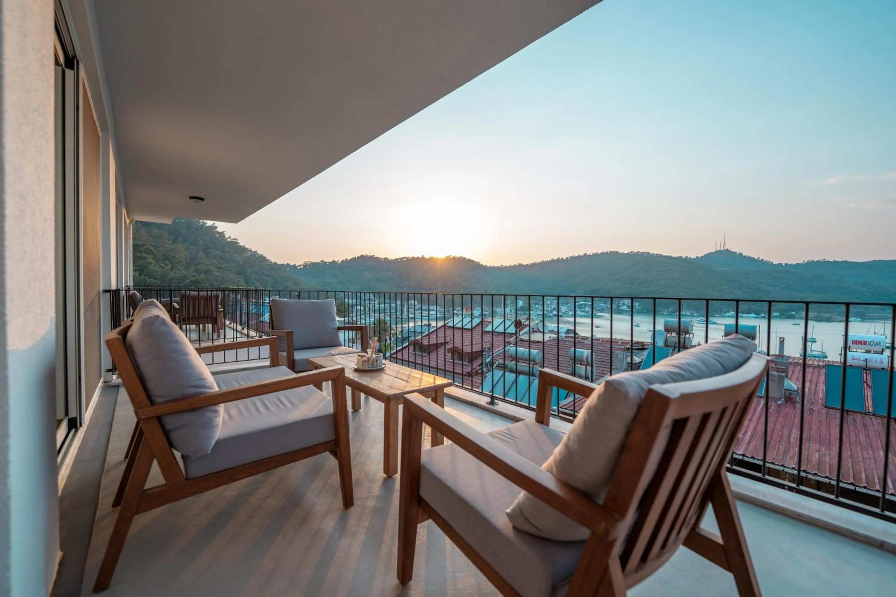 Patio in Gizz Suites