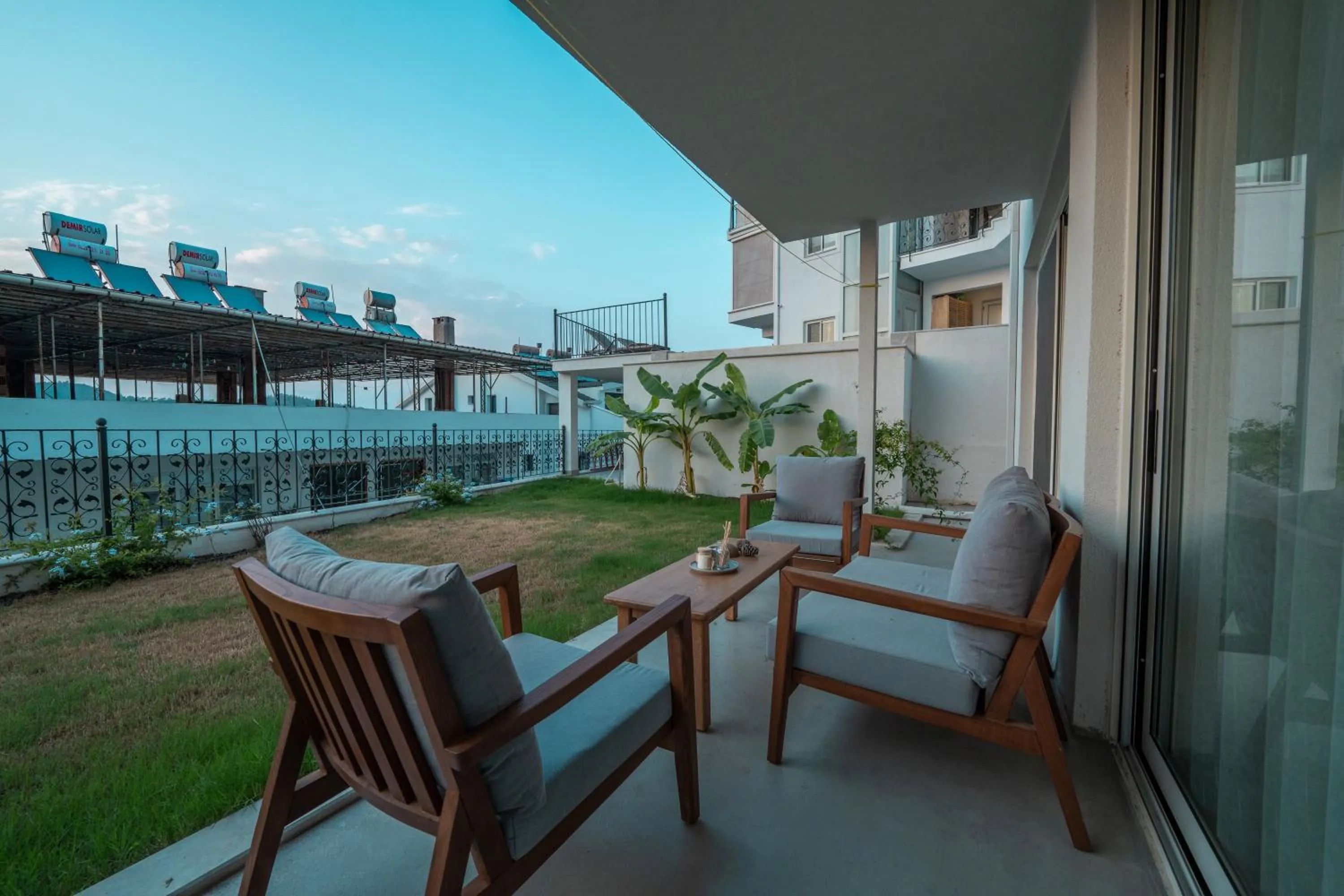 Patio in Gizz Suites